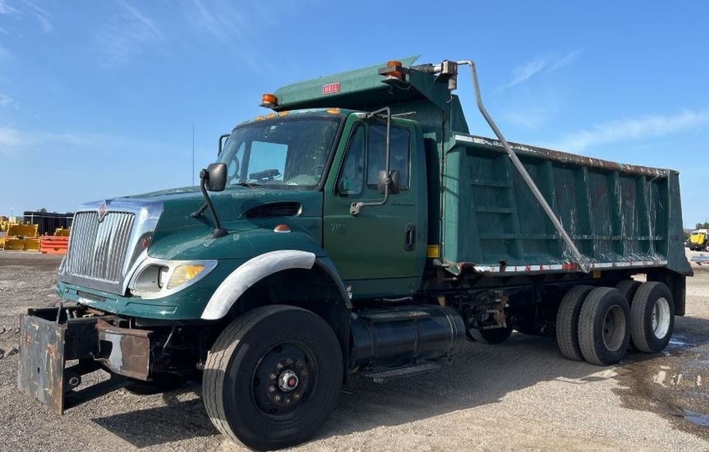 2005 IH 7600 t/a Dump Truck (A47371)