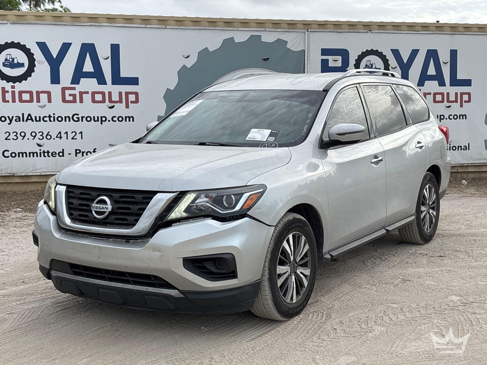 2017 Nissan Pathfinder SUV (A61569)