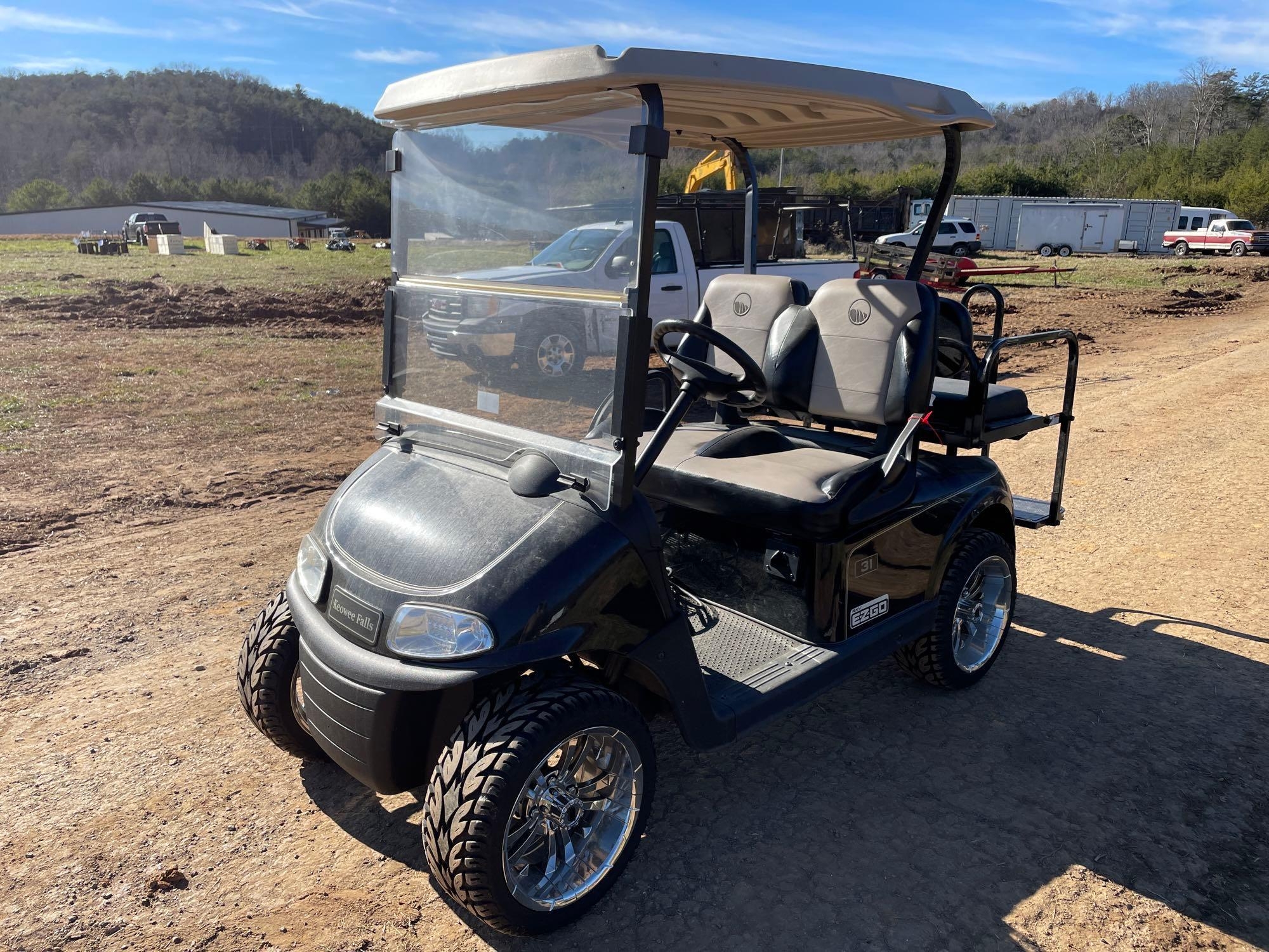 2016 EZ GO RXV Golf Cart (A57453)