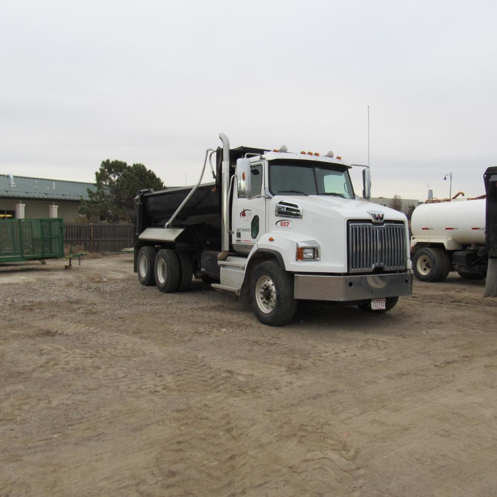 2021 Western Star W47005B Dump Truck, VIN 5KKHAXDV4NPNJ0430, Detroit Turbo Diesel Engine, Tandem (A59076)