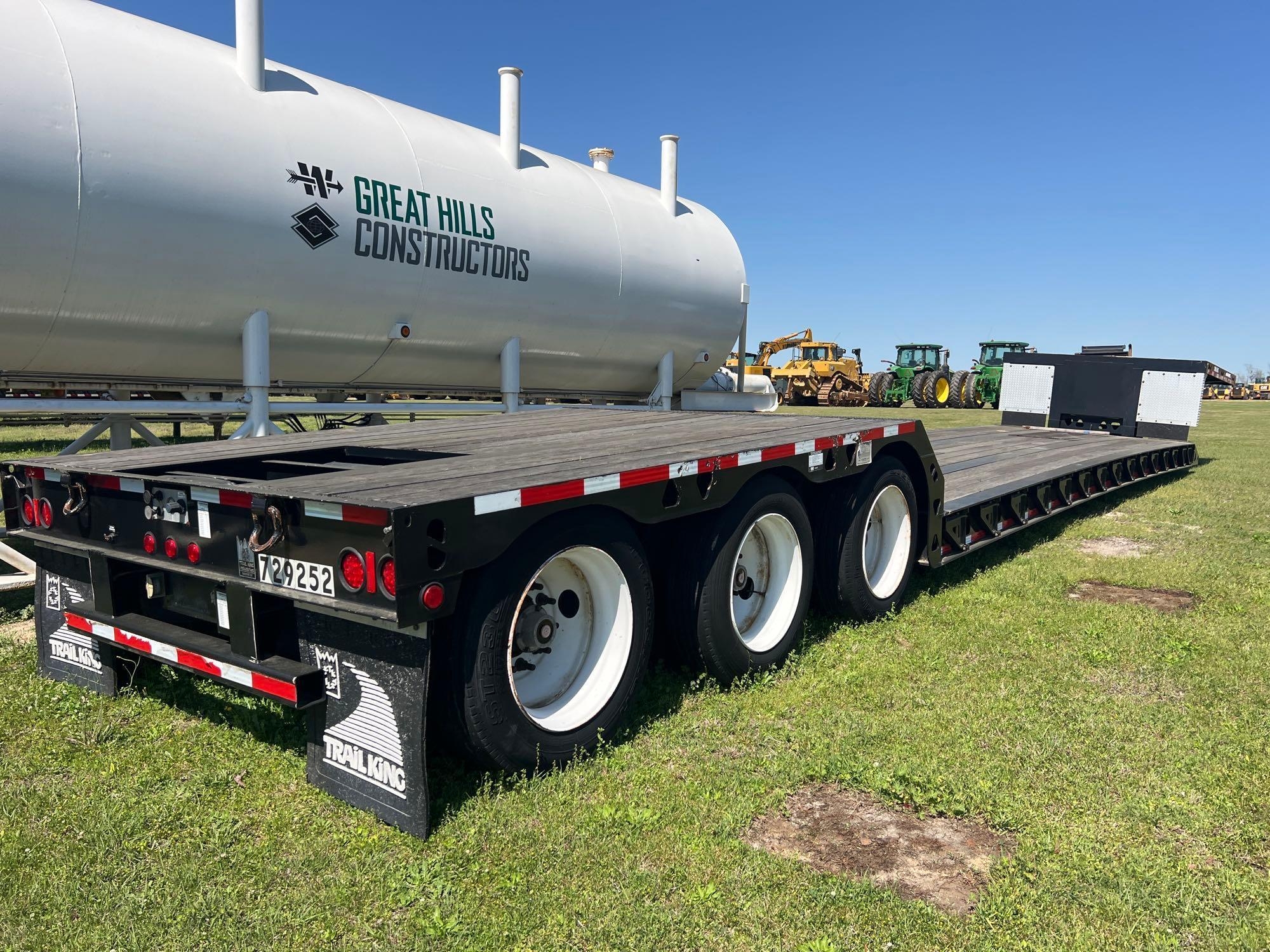 2011 TRAIL KING TK70MG-523- 52' LOWBOY TRAILER (A64280)