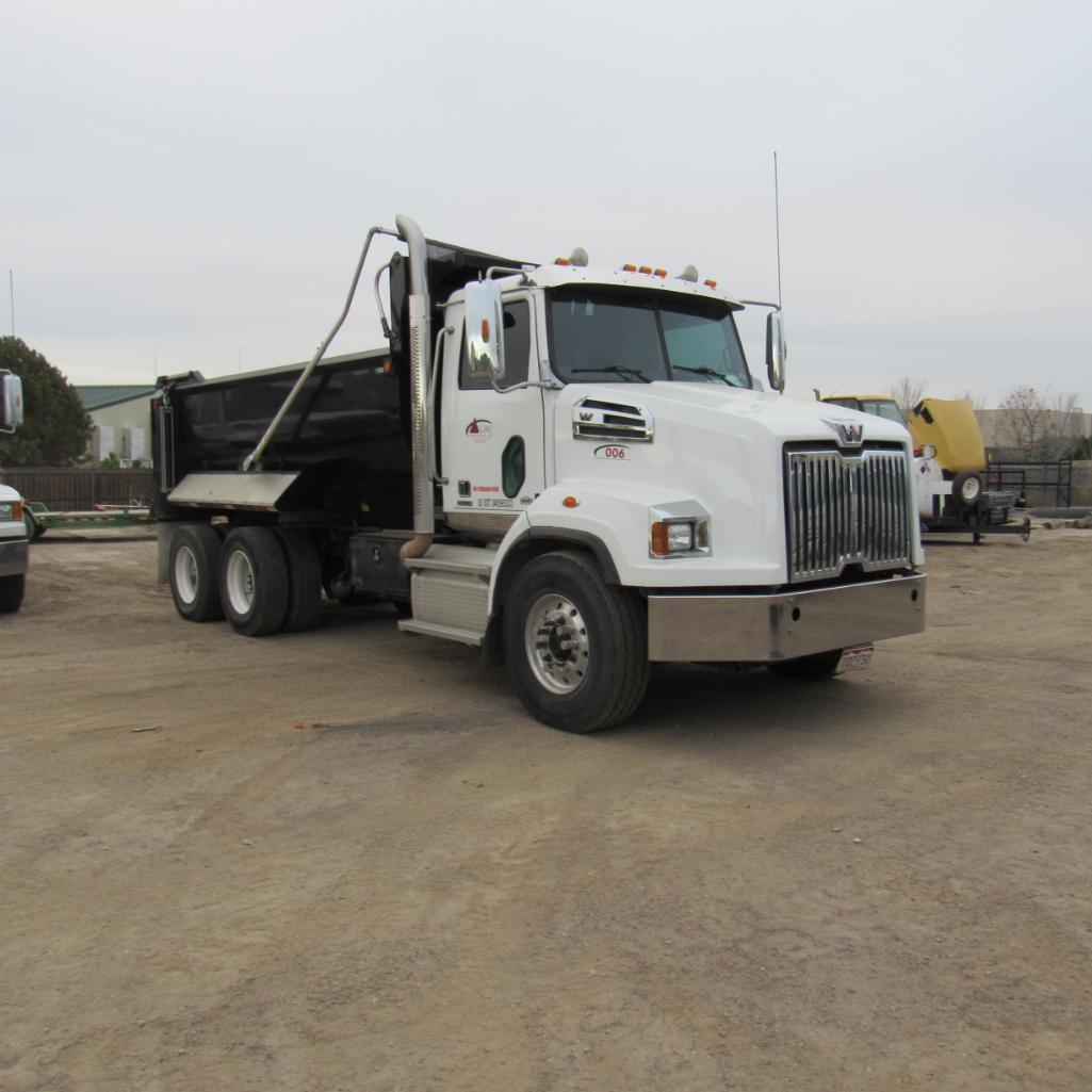 2021 Western Star W47005B Dump Truck, VIN 5KKHAXDV4NPNJ0431, Detroit Turbo Diesel Engine, Tandem (A59076)