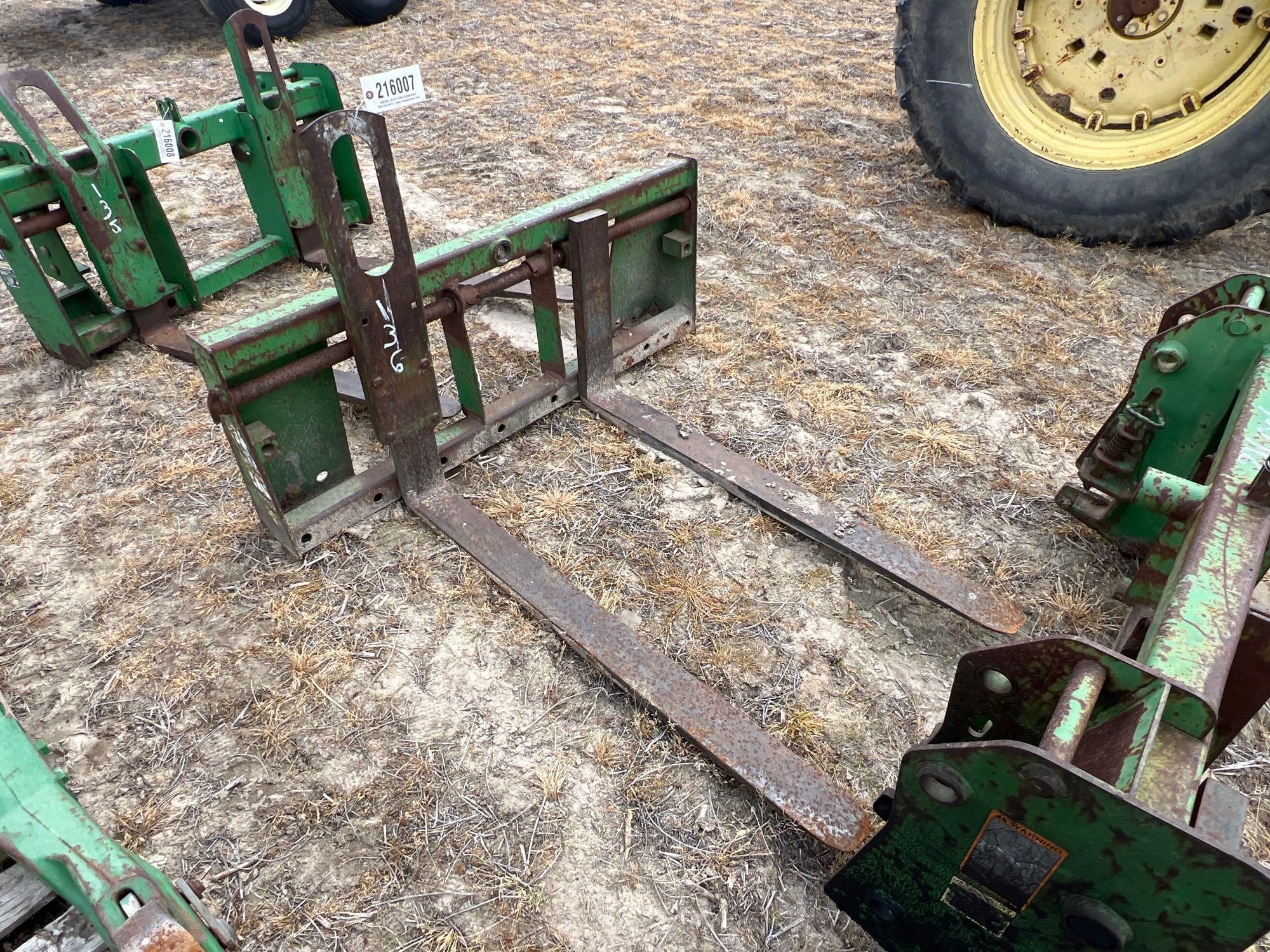JOHN DEERE QUICK ATTACH PALLET FORKS (A64278)