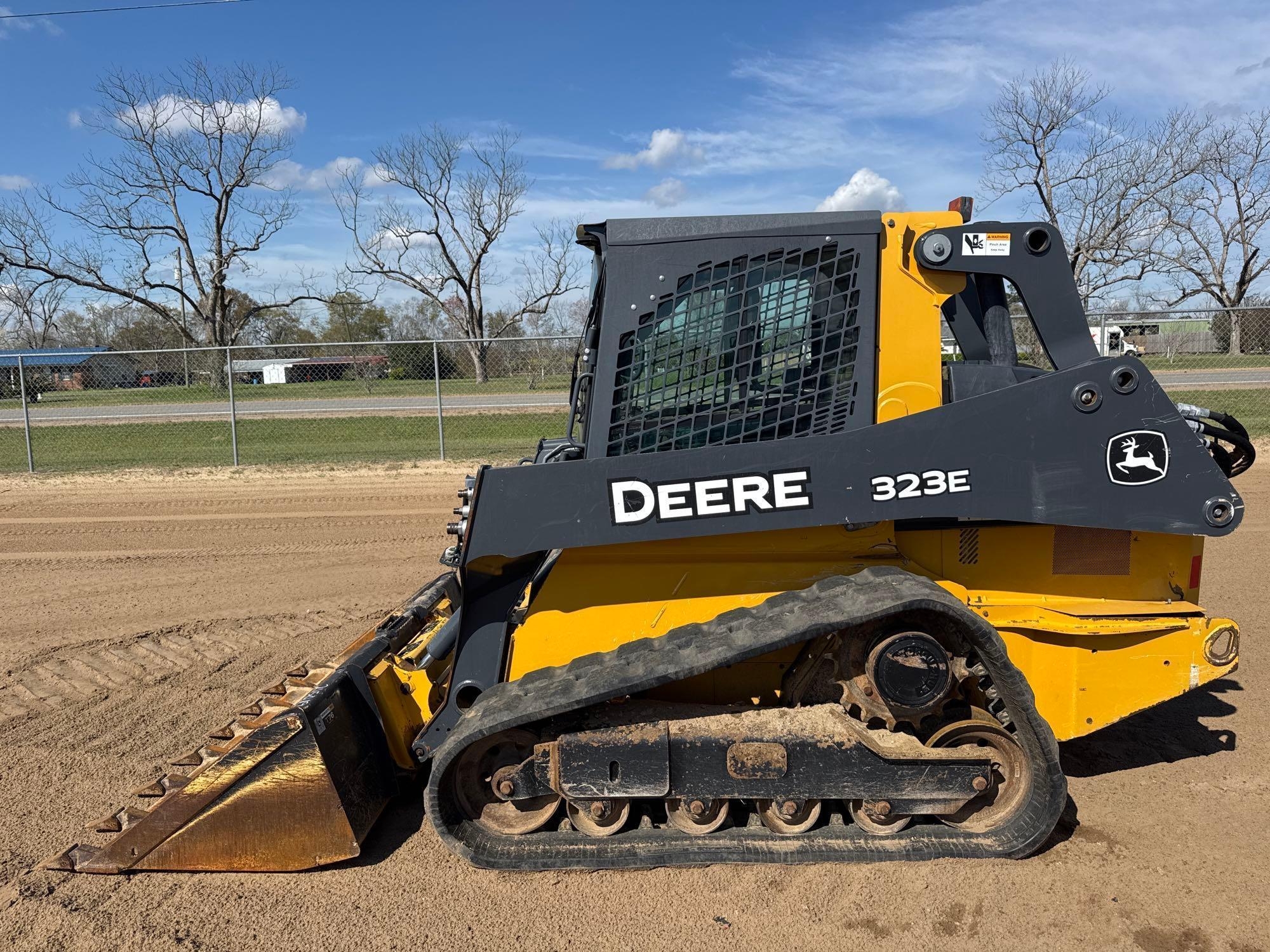 2016 JOHN DEERE 323E SKID STEER (A64279)