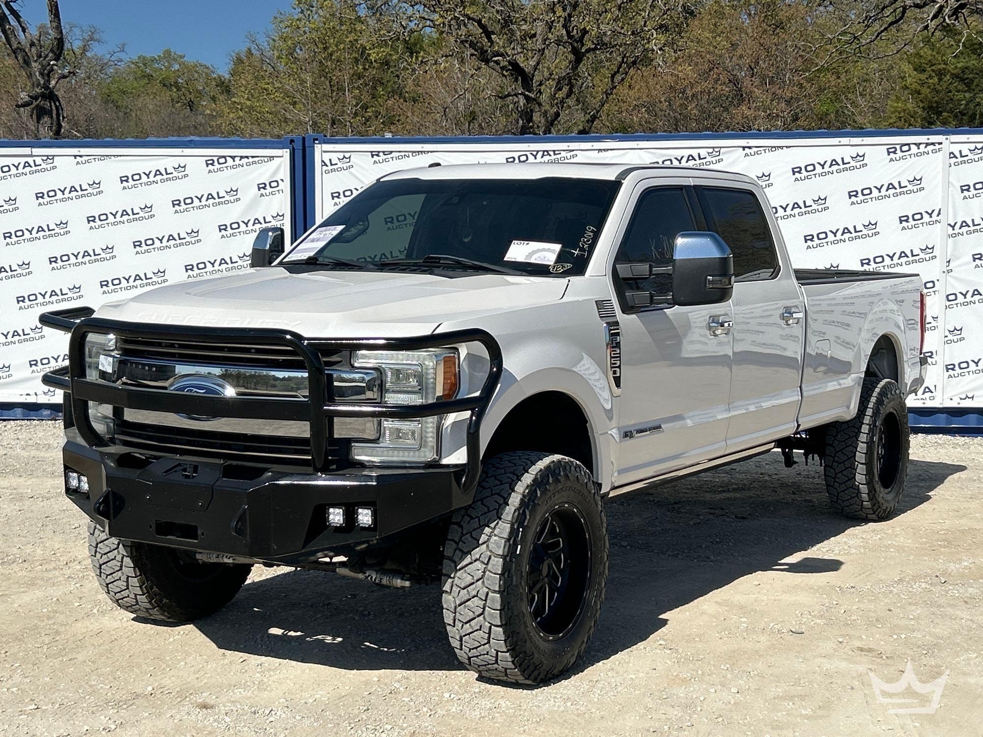 2017 Ford F-250 4 X 4 Crew Cab Pickup Truck. (A64194)