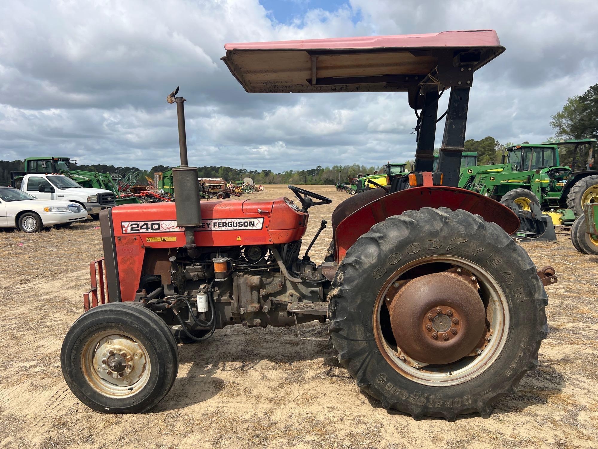 MASSEY FERGUSON 240 TRACTOR (A64278)