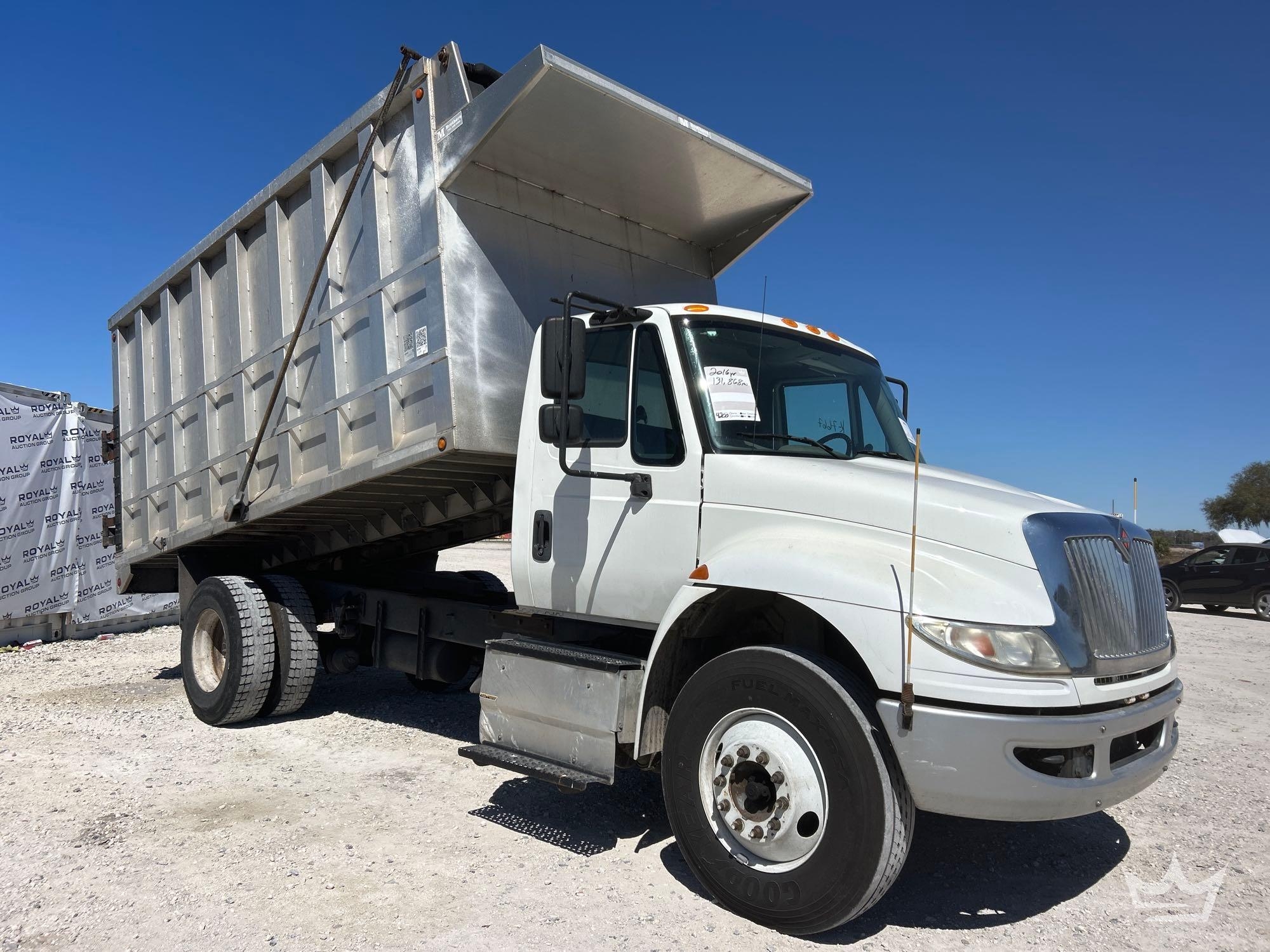 2016 International DuraStar 4300 Dump Truck (A61573)
