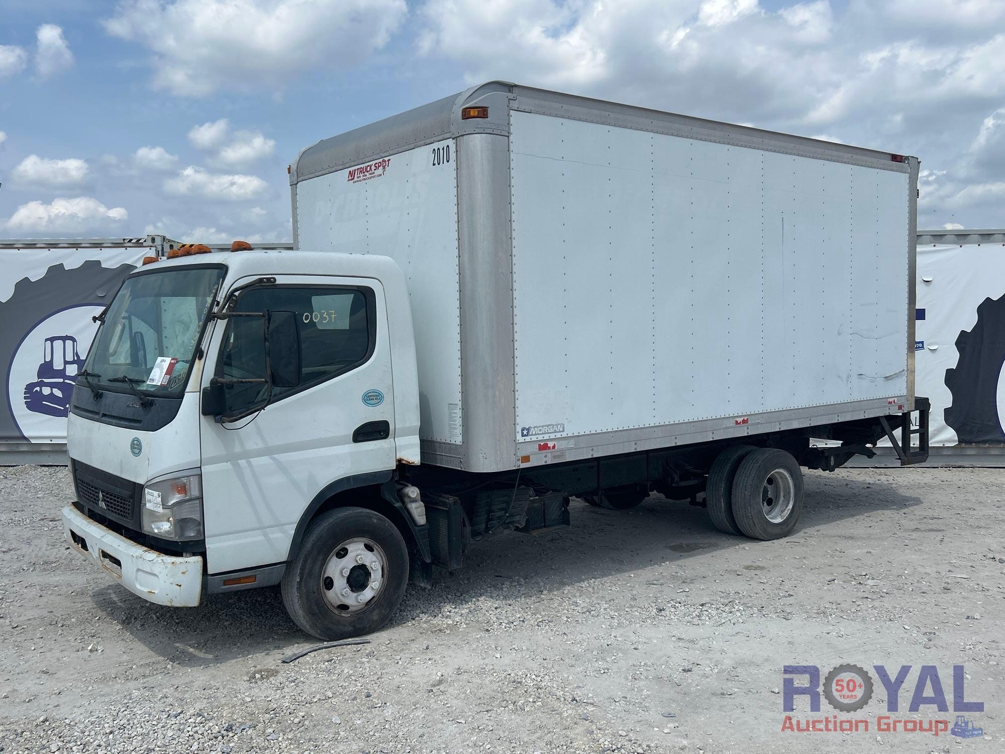 2010 Mitsubishi Fuso FE84D 16ft Box Truck (A48081)