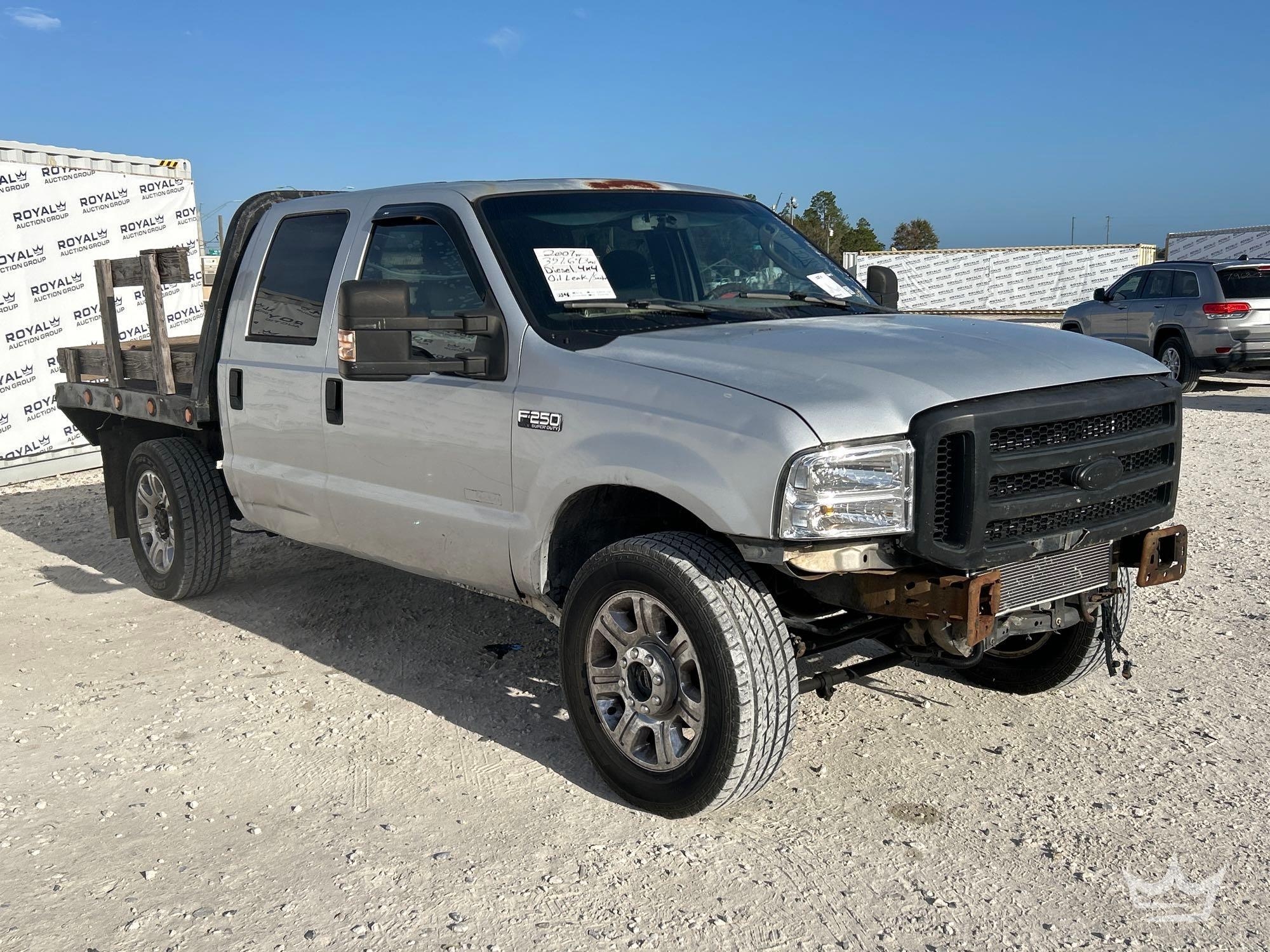 2007 Ford F-250 4x4 Crew Cab 7ft. Flatbed Truck (A59230)