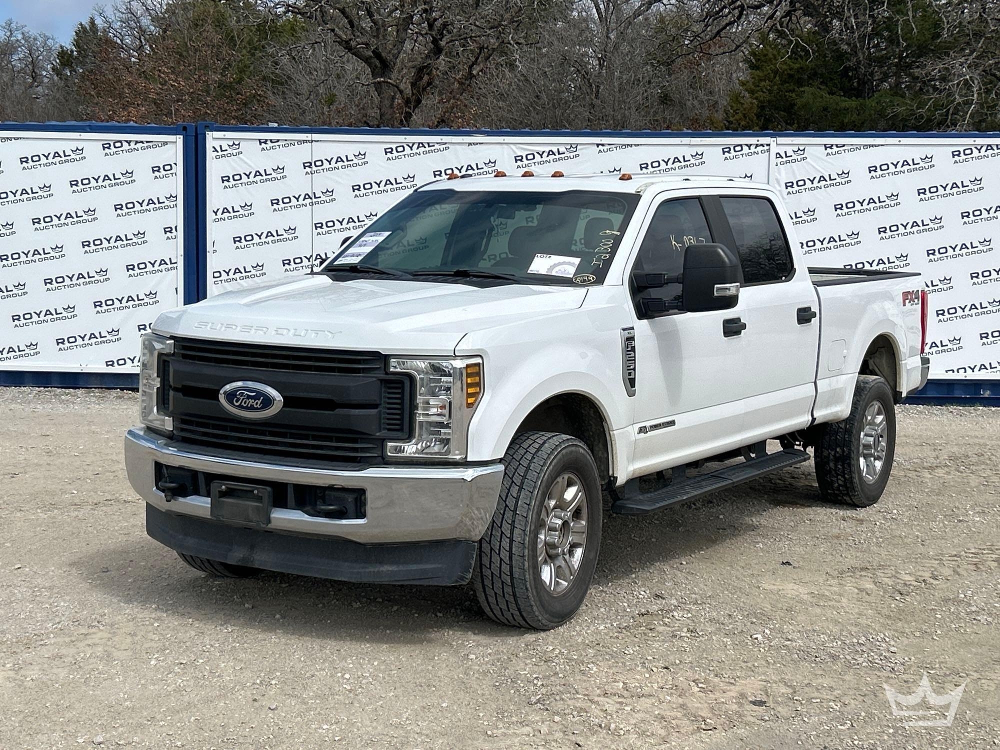 2019 Ford F-250 4x4 Crew Cab Pickup Truck (A64194)