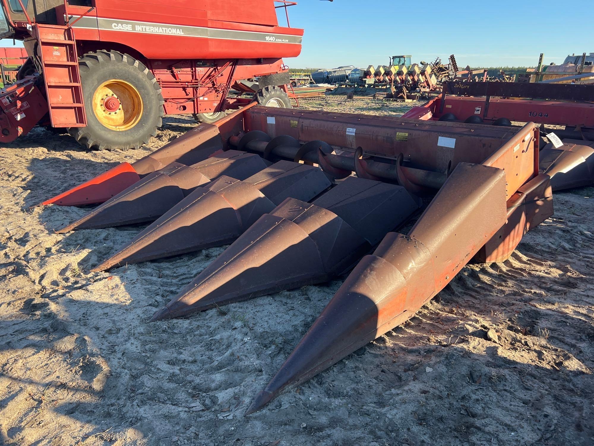 INTERNATIONAL 844 - 4R CORN HEAD (A63290)