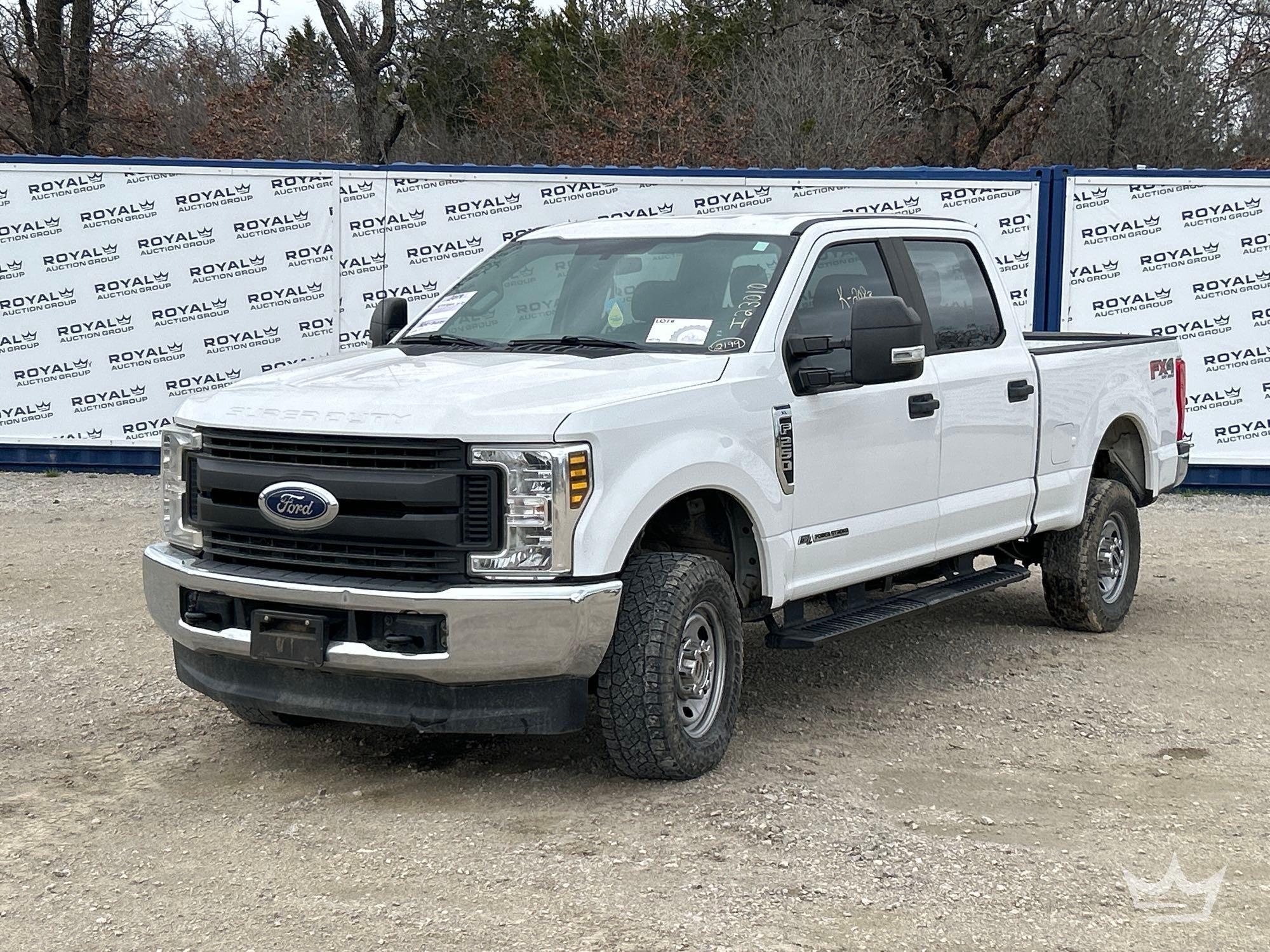 2019 Ford F-250 4x4 Crew Cab Pickup Truck (A64194)