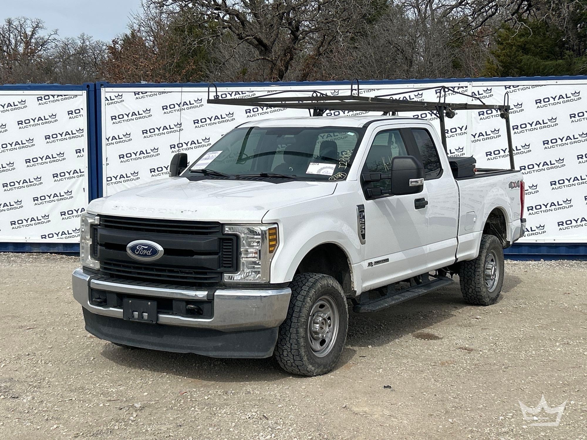 2018 Ford F-250 4x4 Ext. Cab Pickup Truck (A64194)