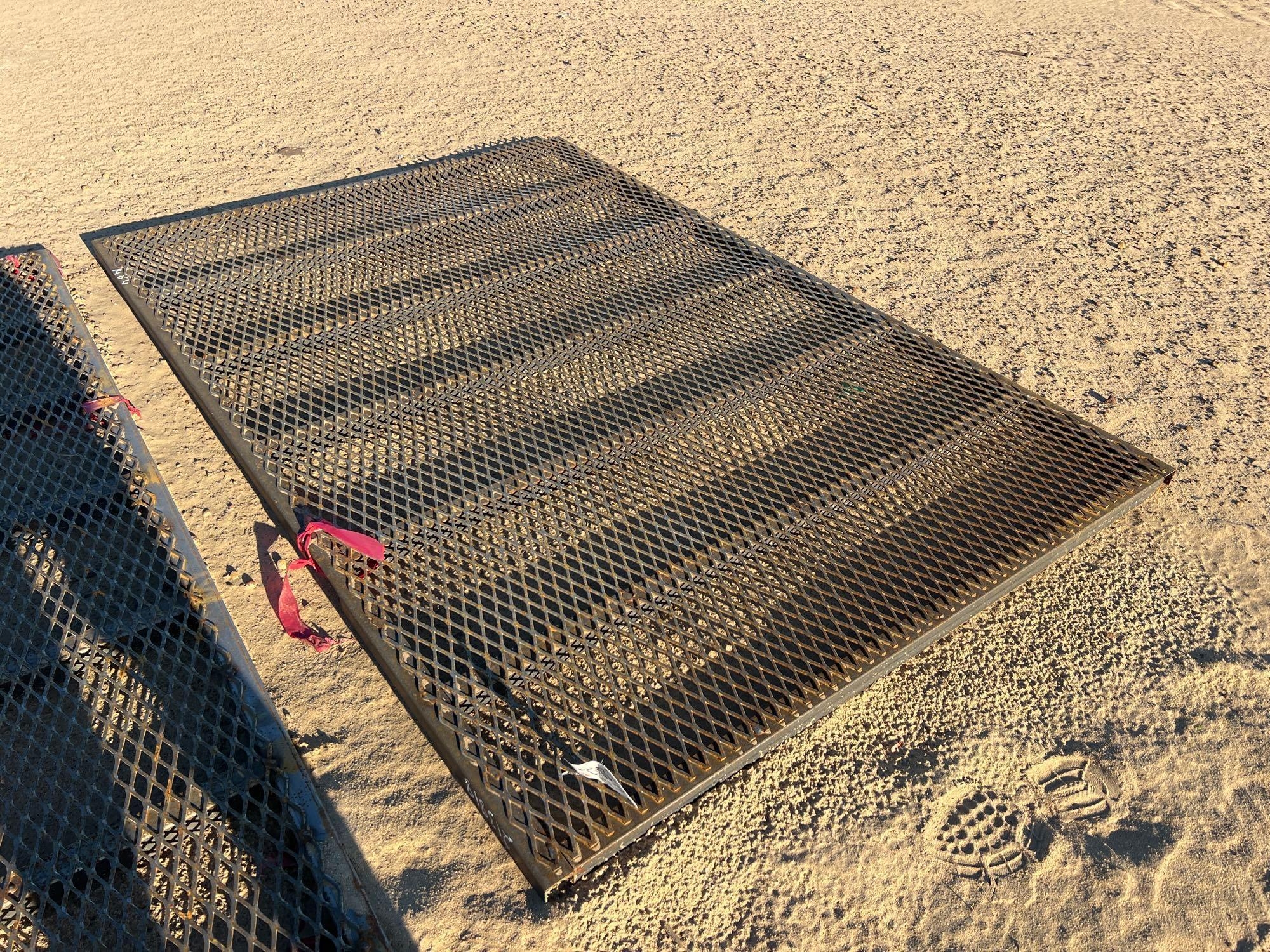 49" X 74" TAILGATE (A64280)