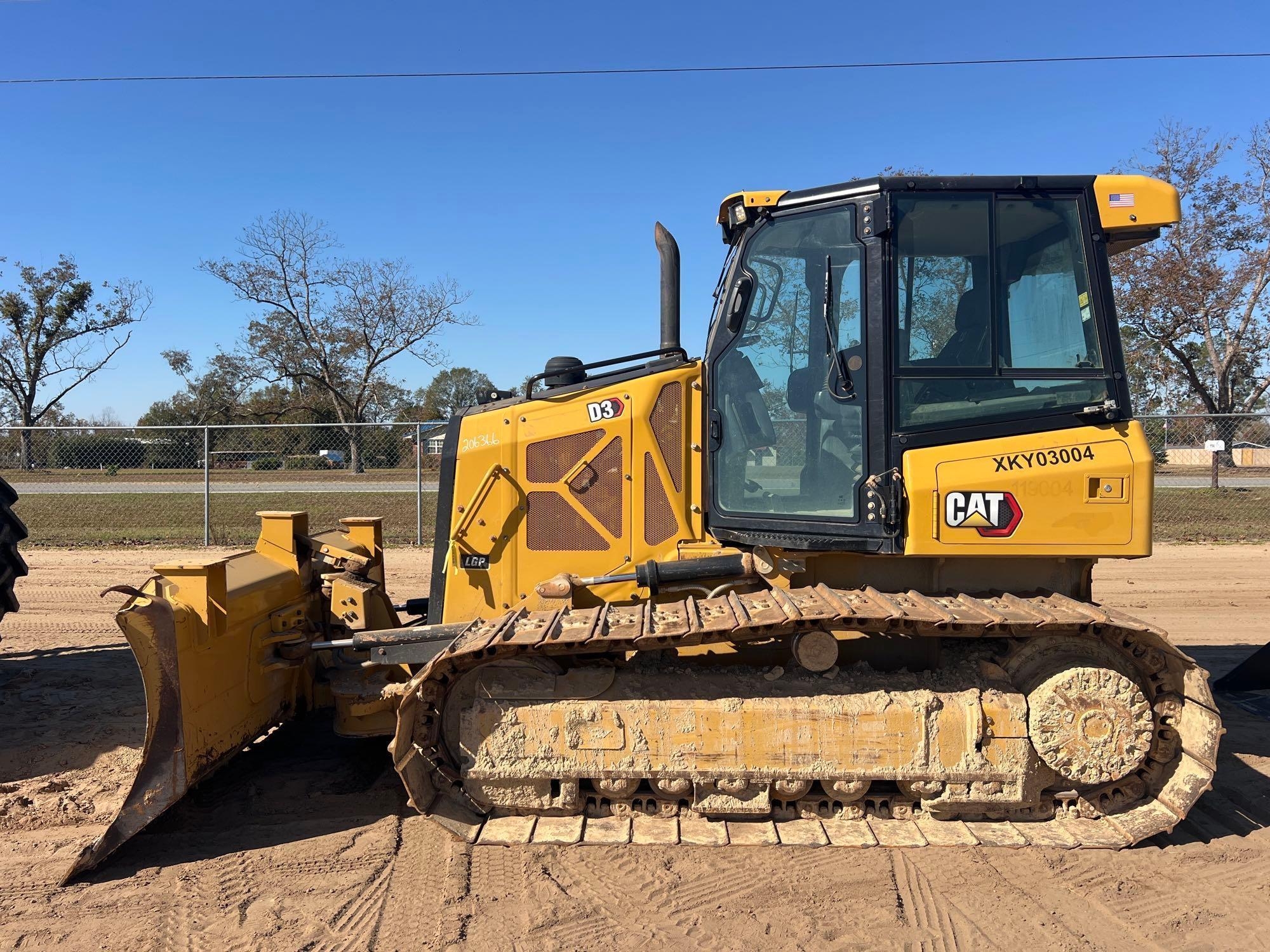 2022 CATERPILLAR D3 LGP CRAWLER DOZER (A52709)