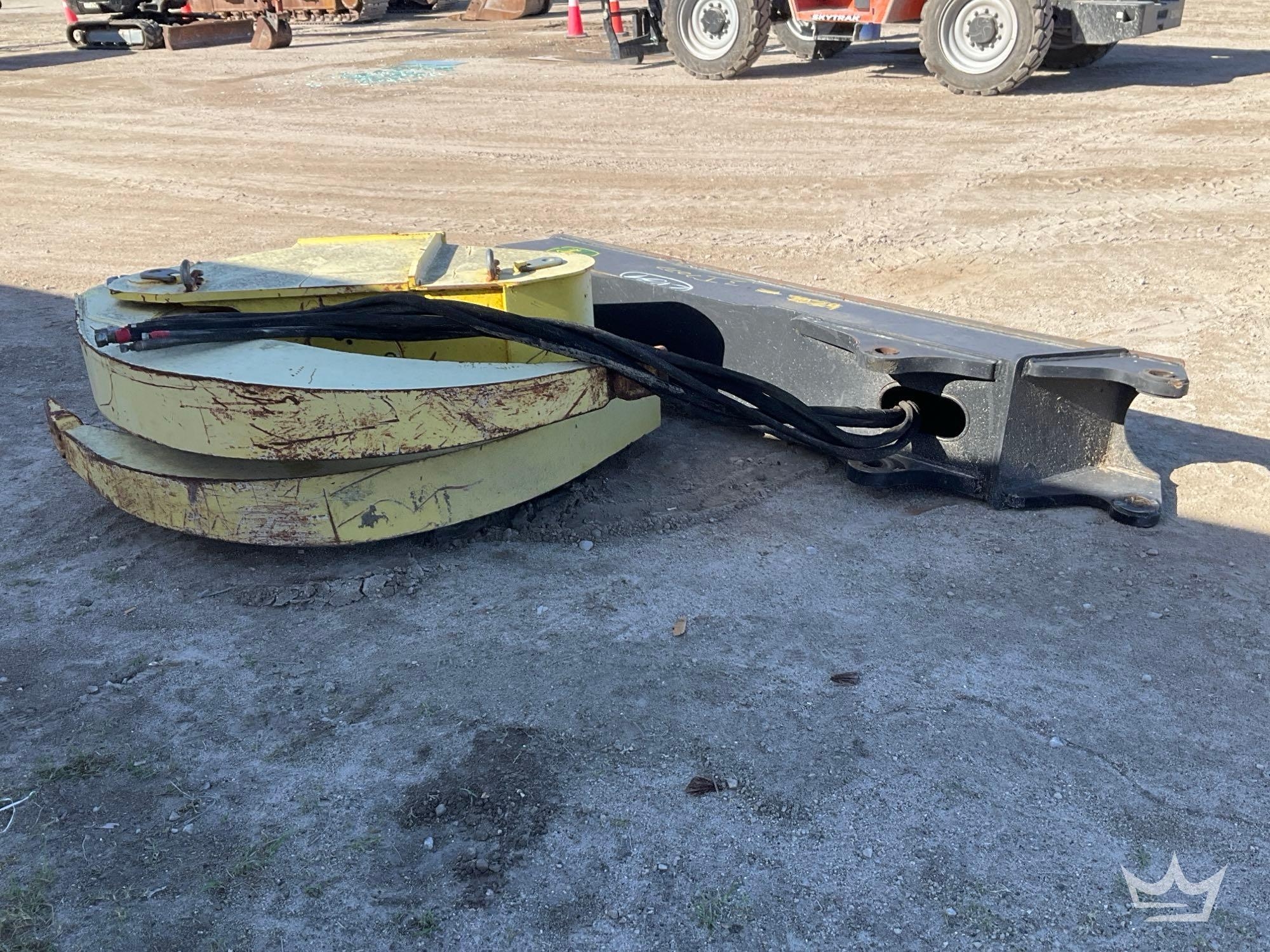 2013 John Deere Hydraulic Grapple Tractor Attachment (A61572)
