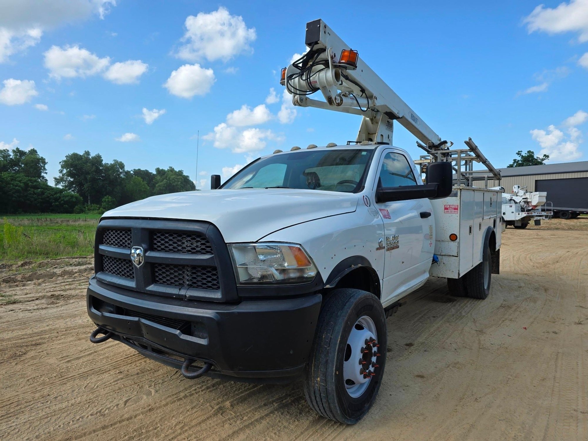2017 Ram 5500 Bucket Truck with Versalift STP36NE - 41FT Working Height, Low Miles (A50397)