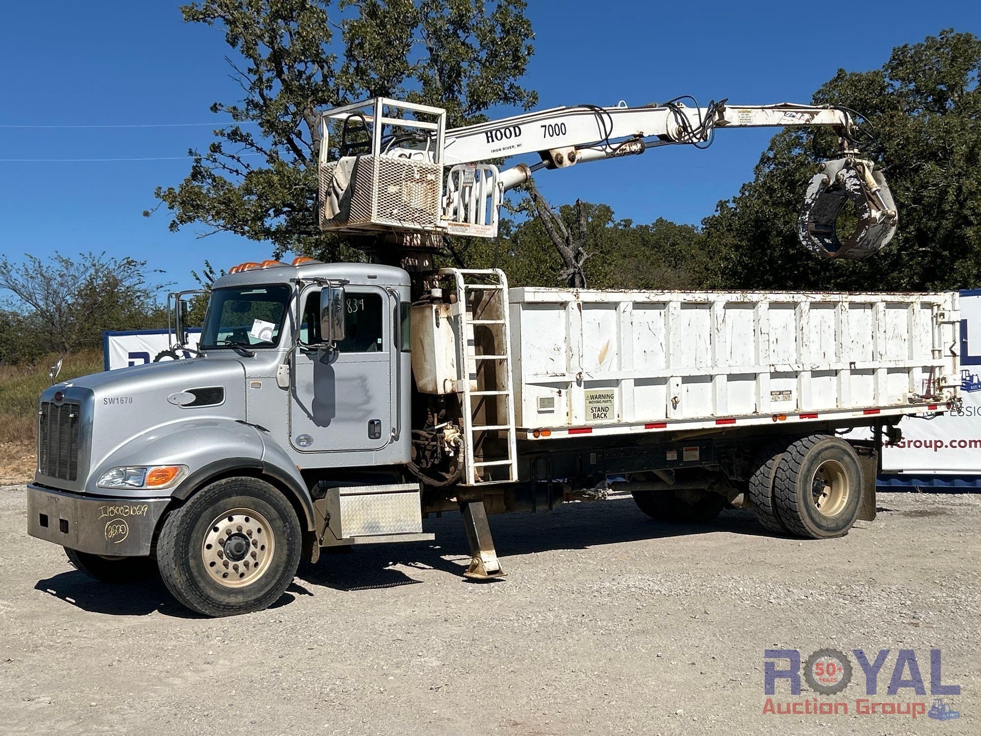 2017 Peterbilt 348 Truck (A55973)