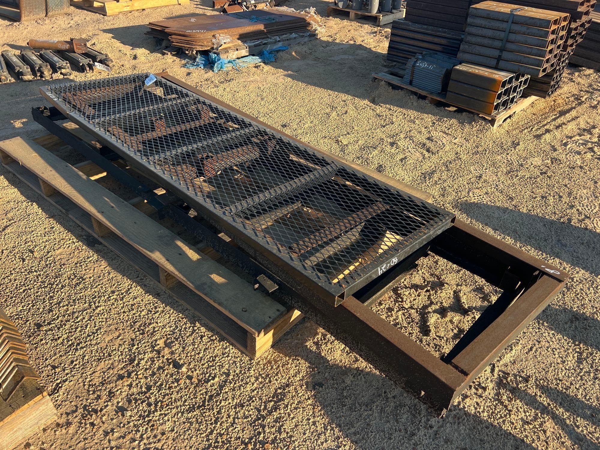 (2) 8' RAMPS, (1) 80" X 24" SIDE PANEL (A64280)