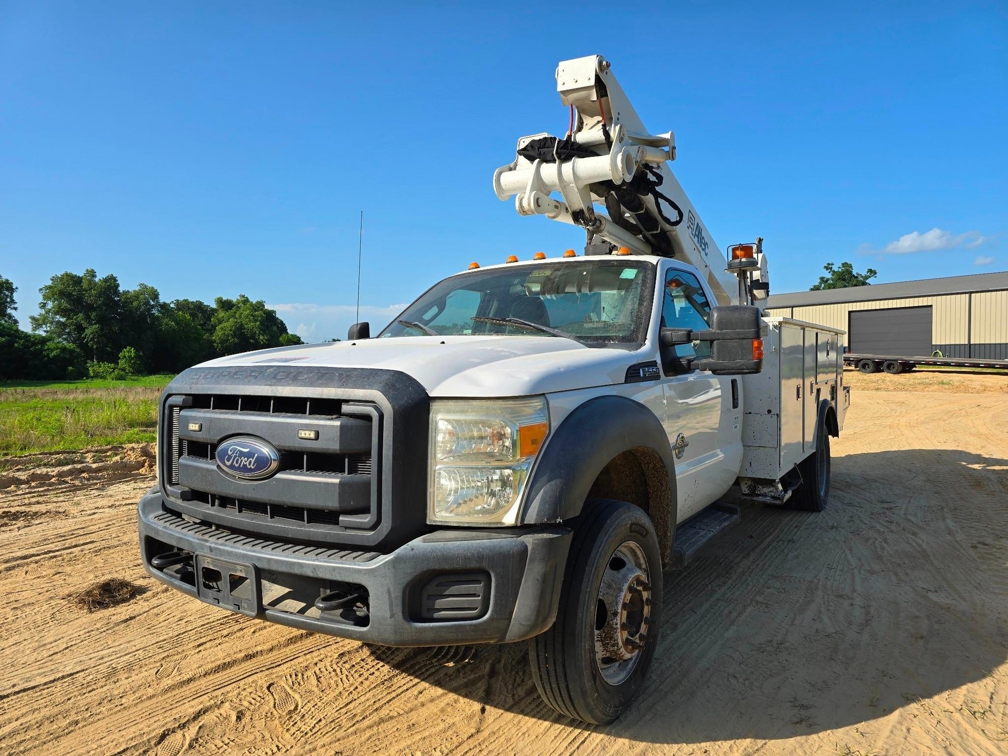 2016 Ford F550 4x4 Bucket Truck with Altec AT41 - 46FT Rotating Bucket and Jib Winch (A50397)