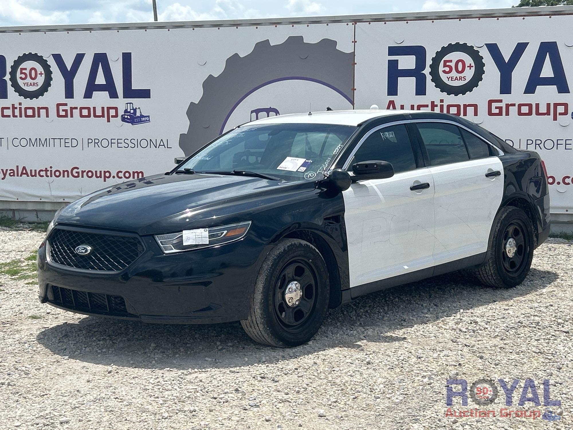 2015 Ford Taurus AWD Sedan (A48082)