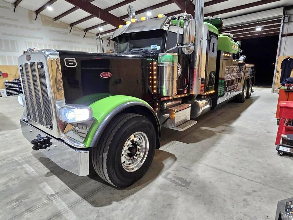 2017 Peterbilt 389 Wrecker Boom Tow Truck (A59213)