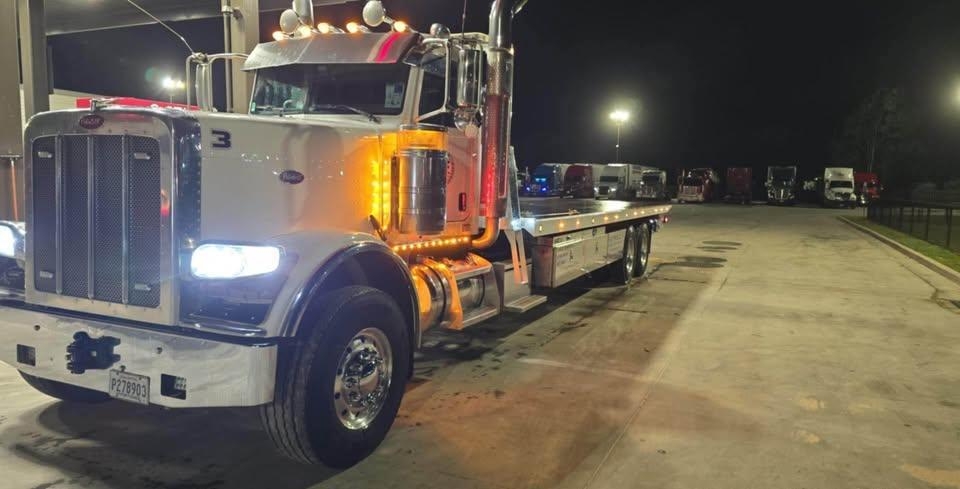 2020 Peterbuilt 389 Rollback Flatbed (Rare Truck) (A59213)