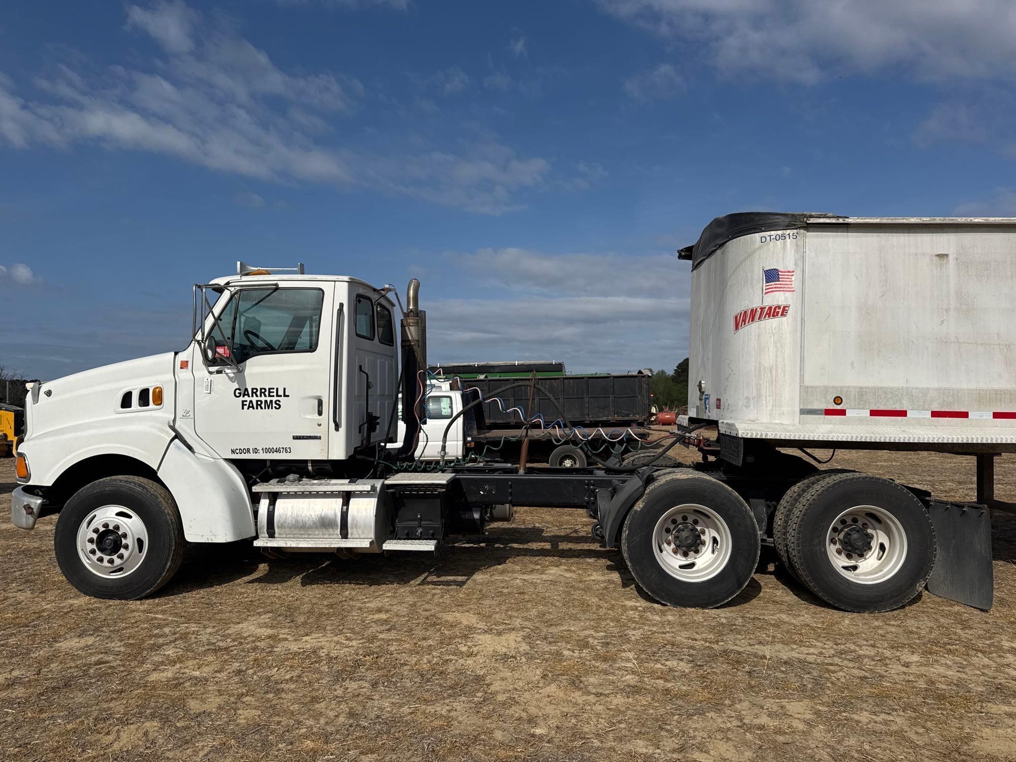 2000 STERLING T/A DAY CAB ROAD TRACTOR (A64278)