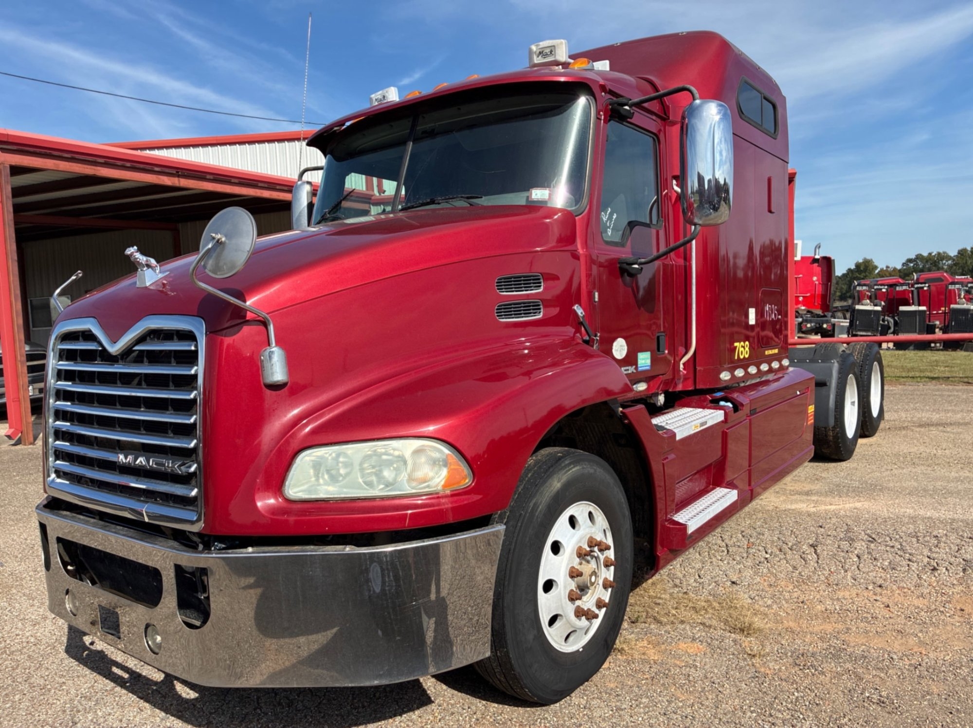 2016 MACK CXU613 MID-ROOF SLEEPER (A55745)