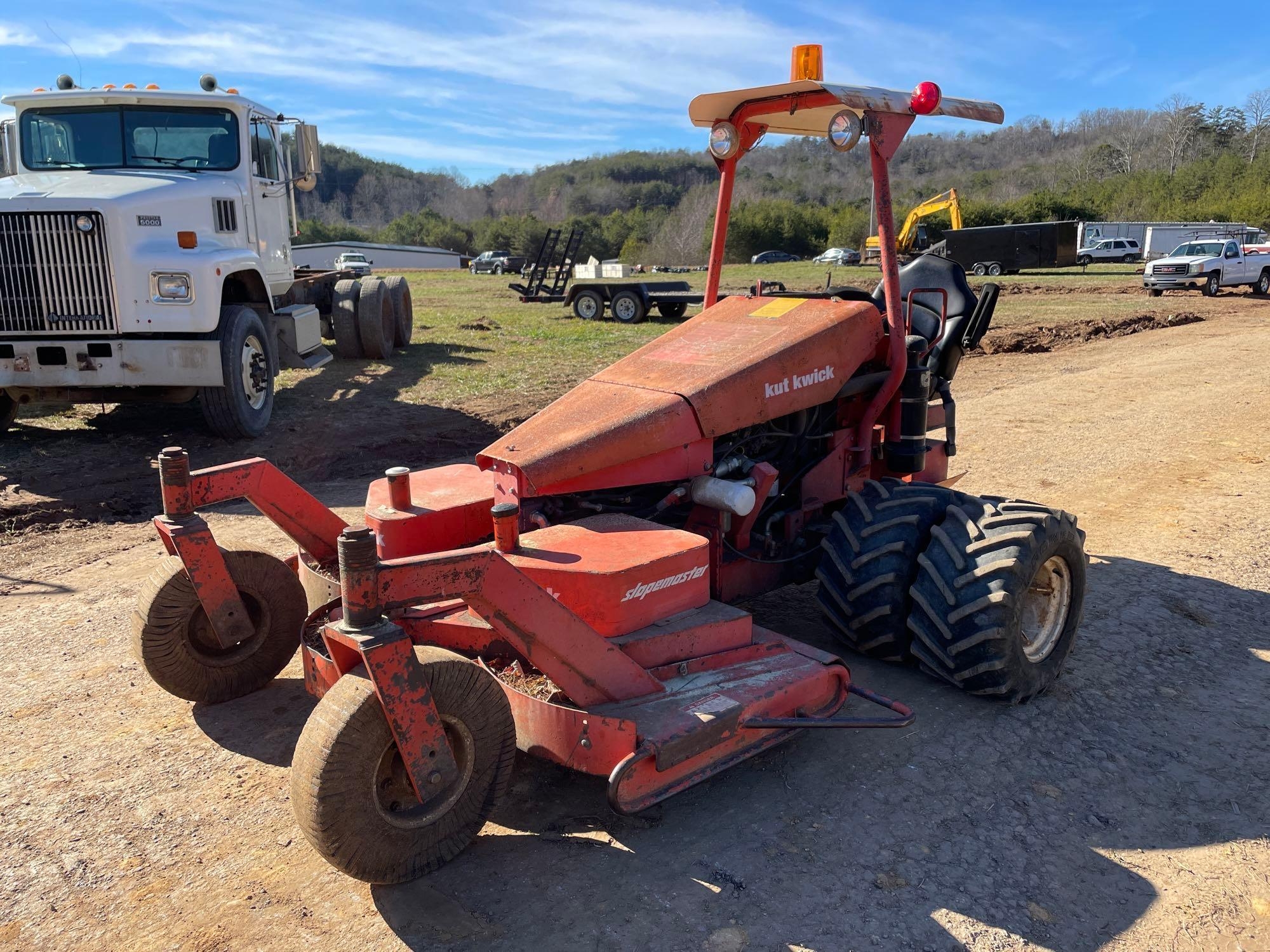 Kut Kwick M38-720 Mower with Slopemaster 76in Deck (A57453)