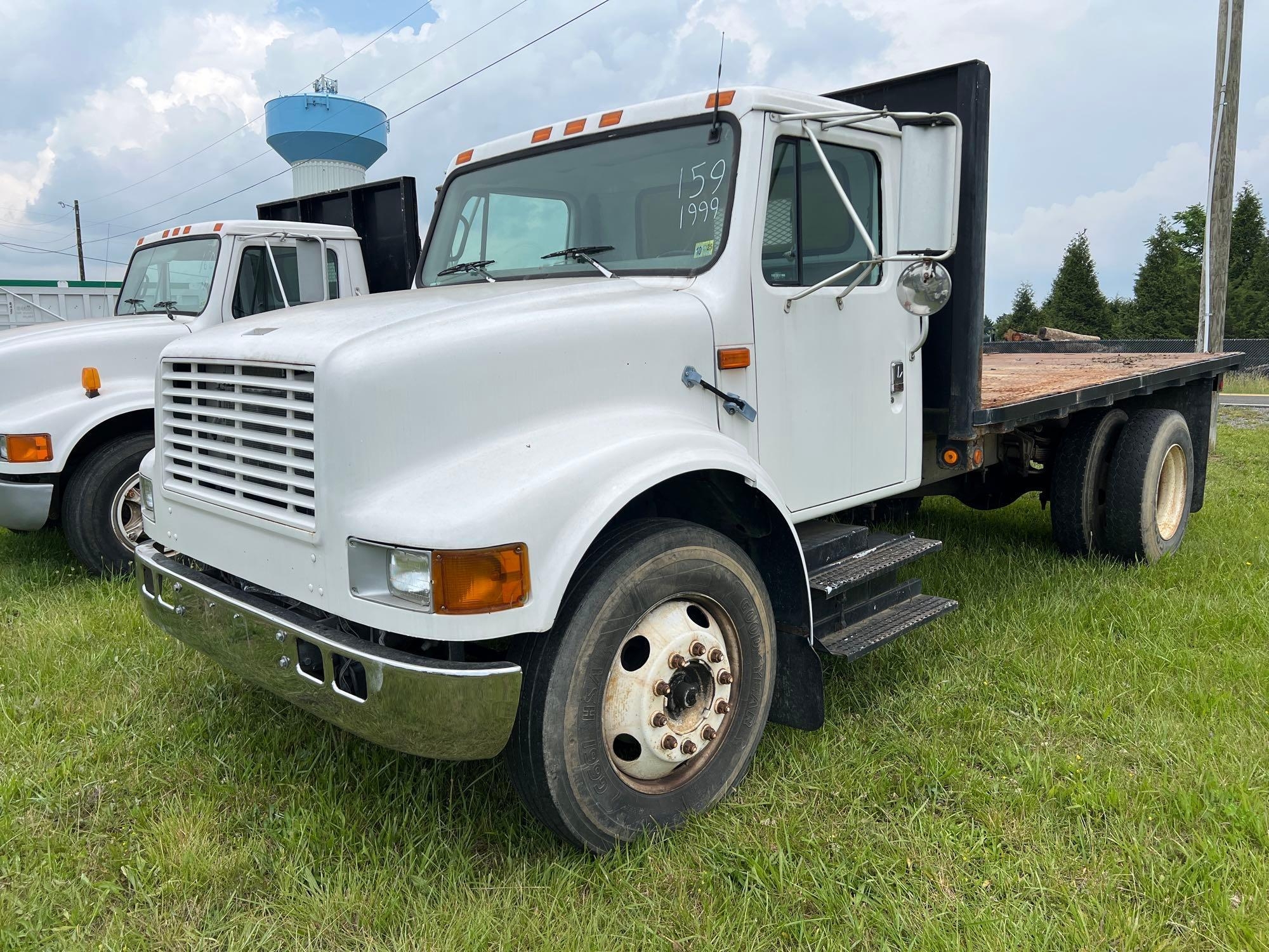 1999 International 4700 4x2 Flatbed (A43476)