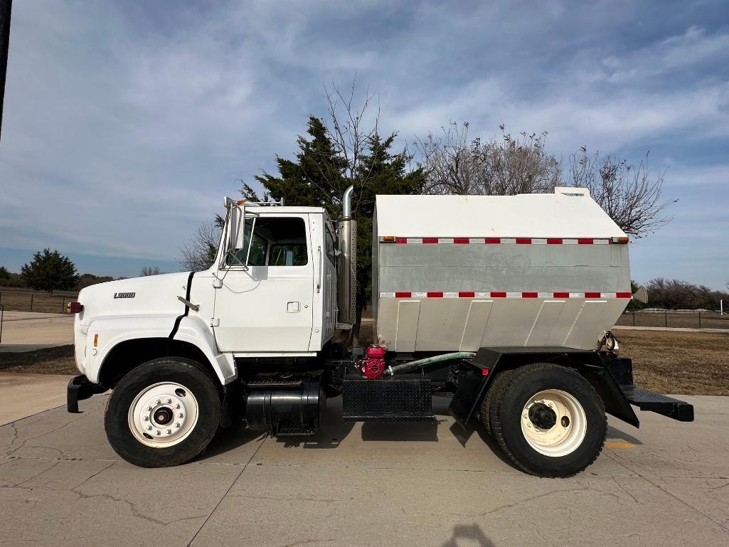 1991 Ford L9000  2,000 Gallon Water Truck (A59213)