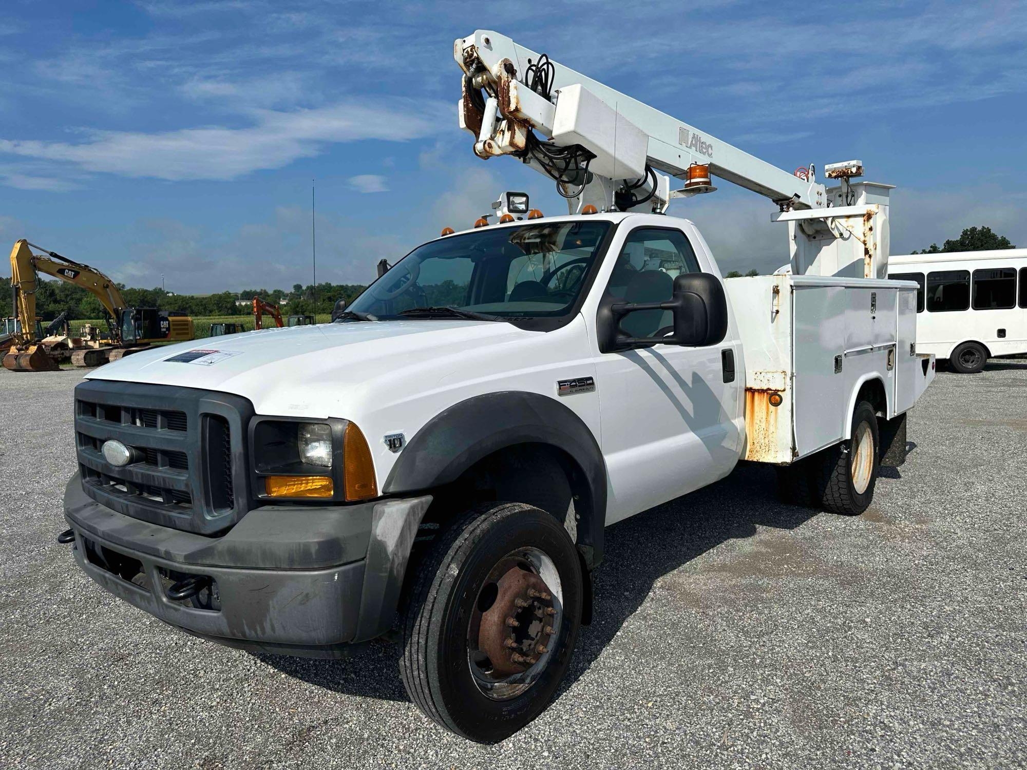 2006 Ford F450 XL Bucket Truck (A47384)