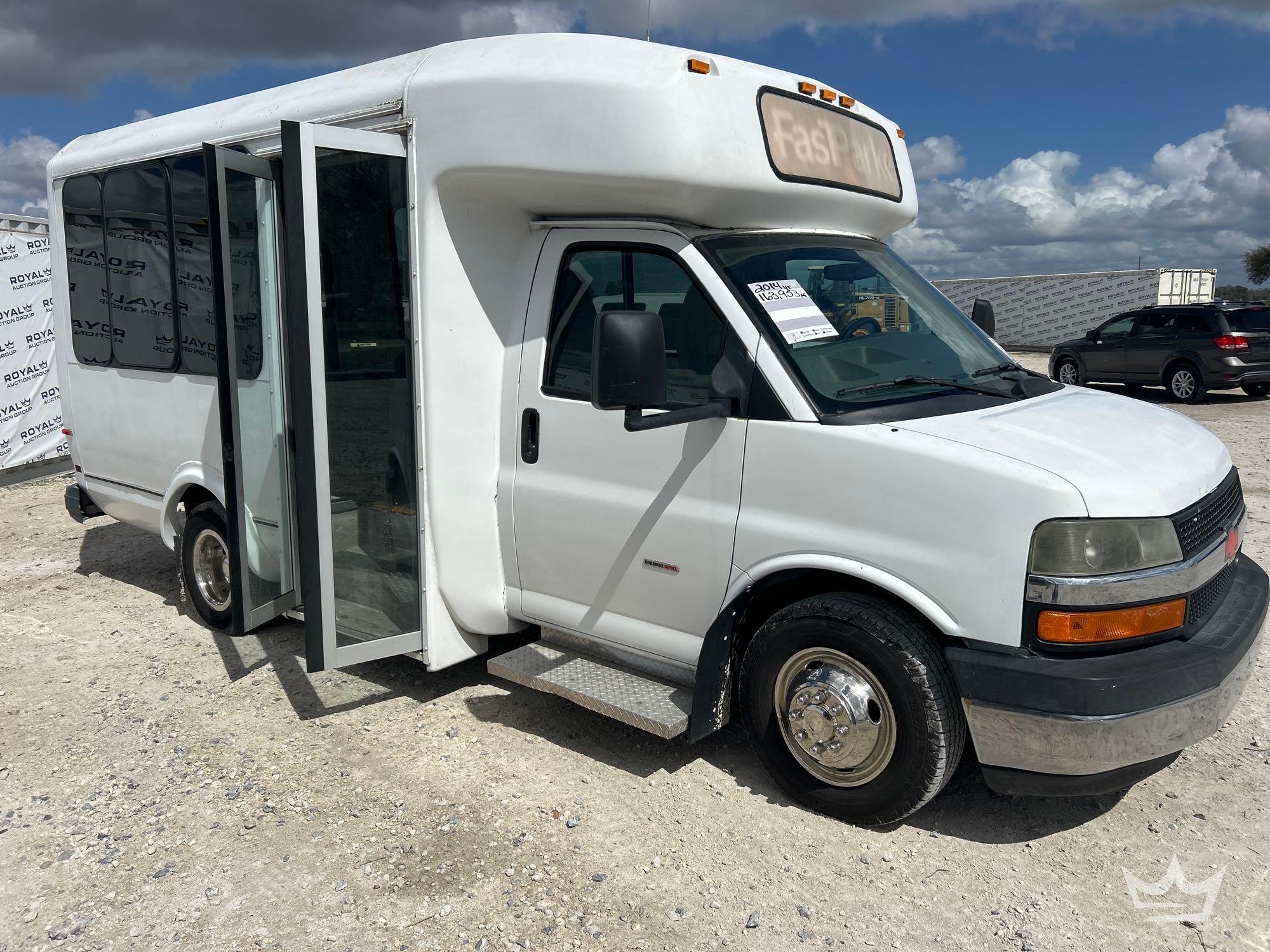 2014 Chevrolet Express Shuttle Bus (A61573)