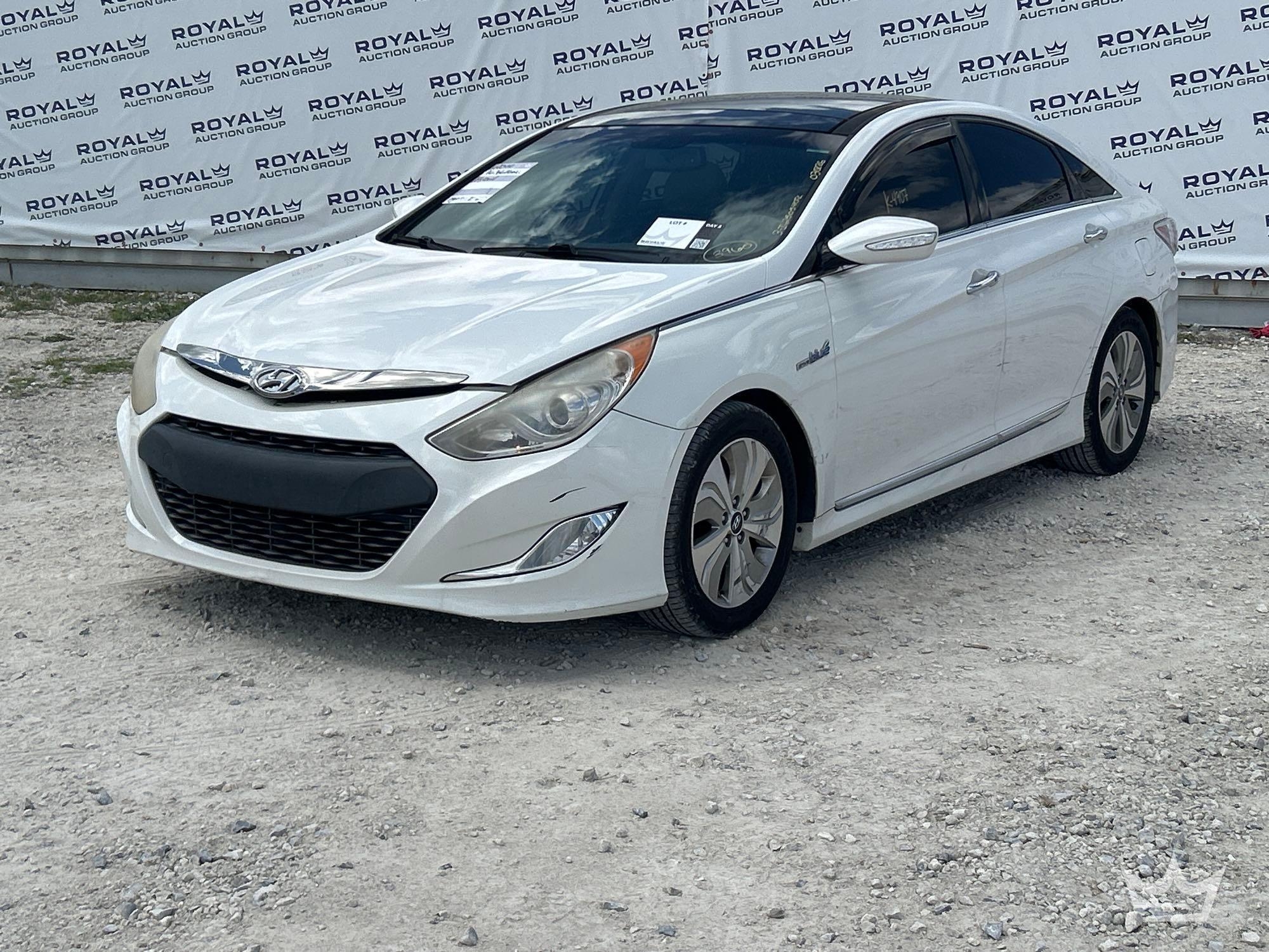 2014 Hyundai Sonata Hybrid Sedan (A61574)
