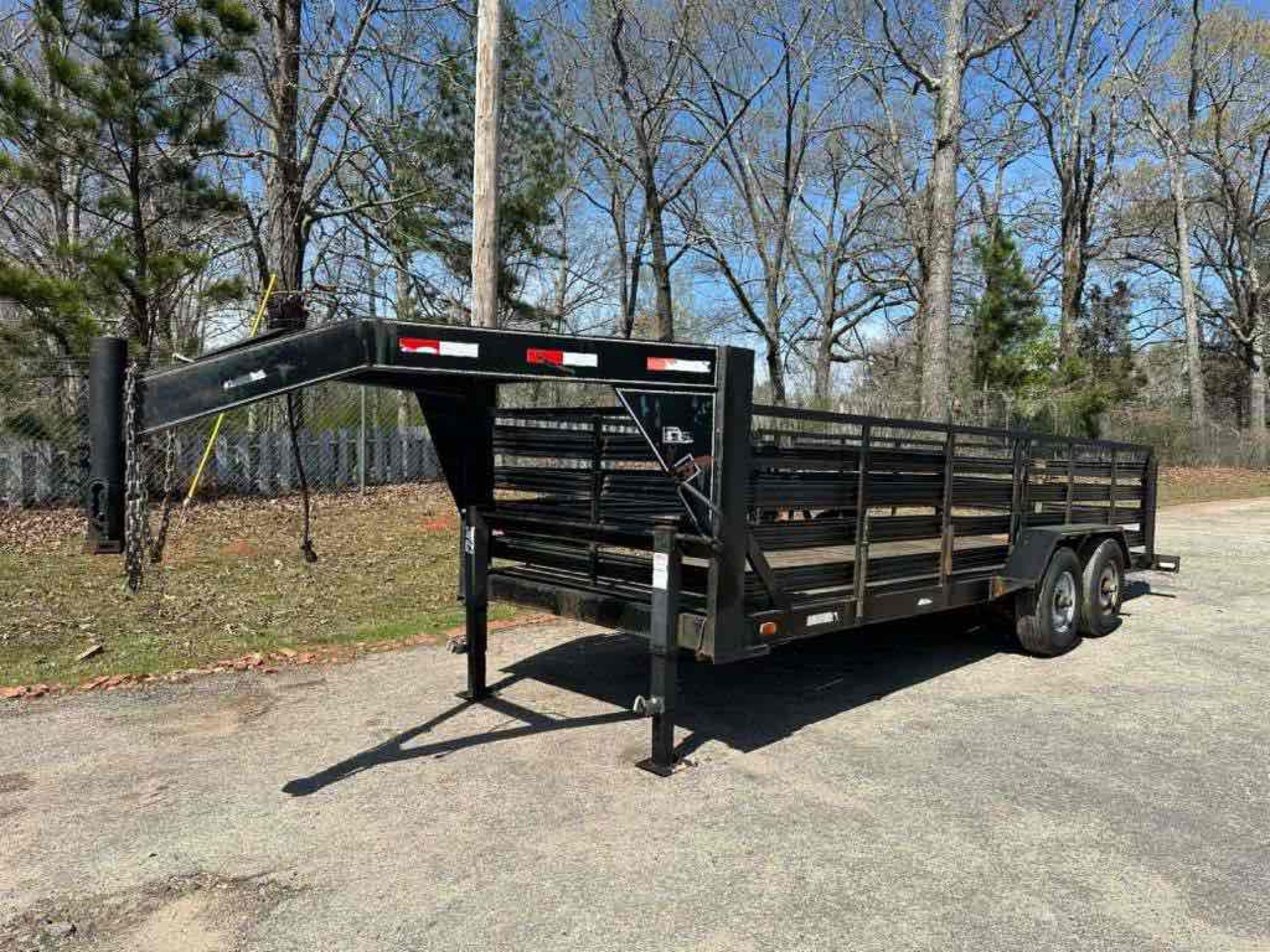 21ft Gooseneck Hay/Pine Straw Trailer (A65563)