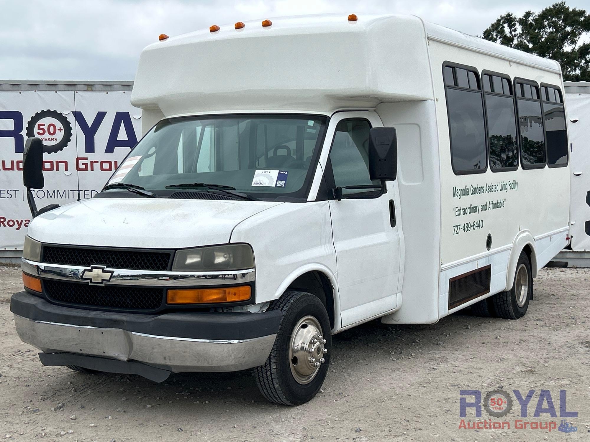 2010 Chevrolet Express Shuttle Bus (A55852)