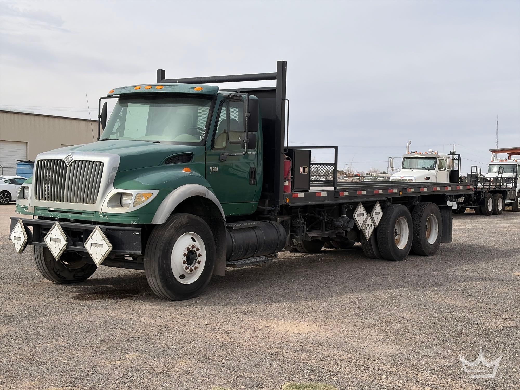 2006 International 7600 T/A Flatbed Truck (A60352)