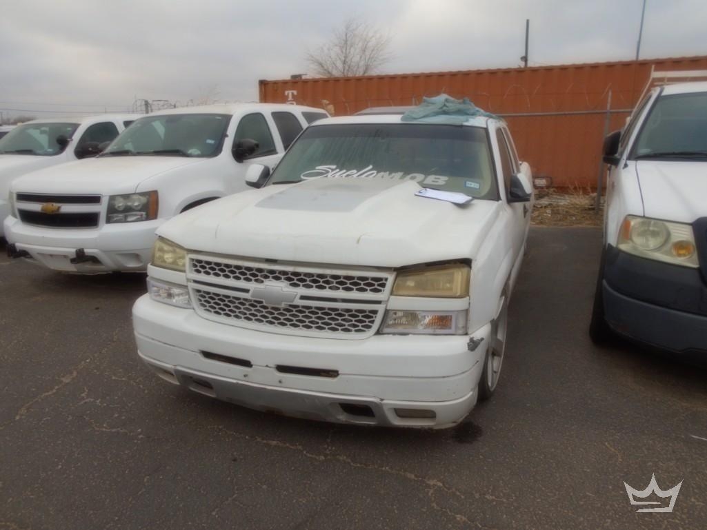 2006 Chevrolet Silverado 1500 Ext. Cab Pickup Truck (A64194)