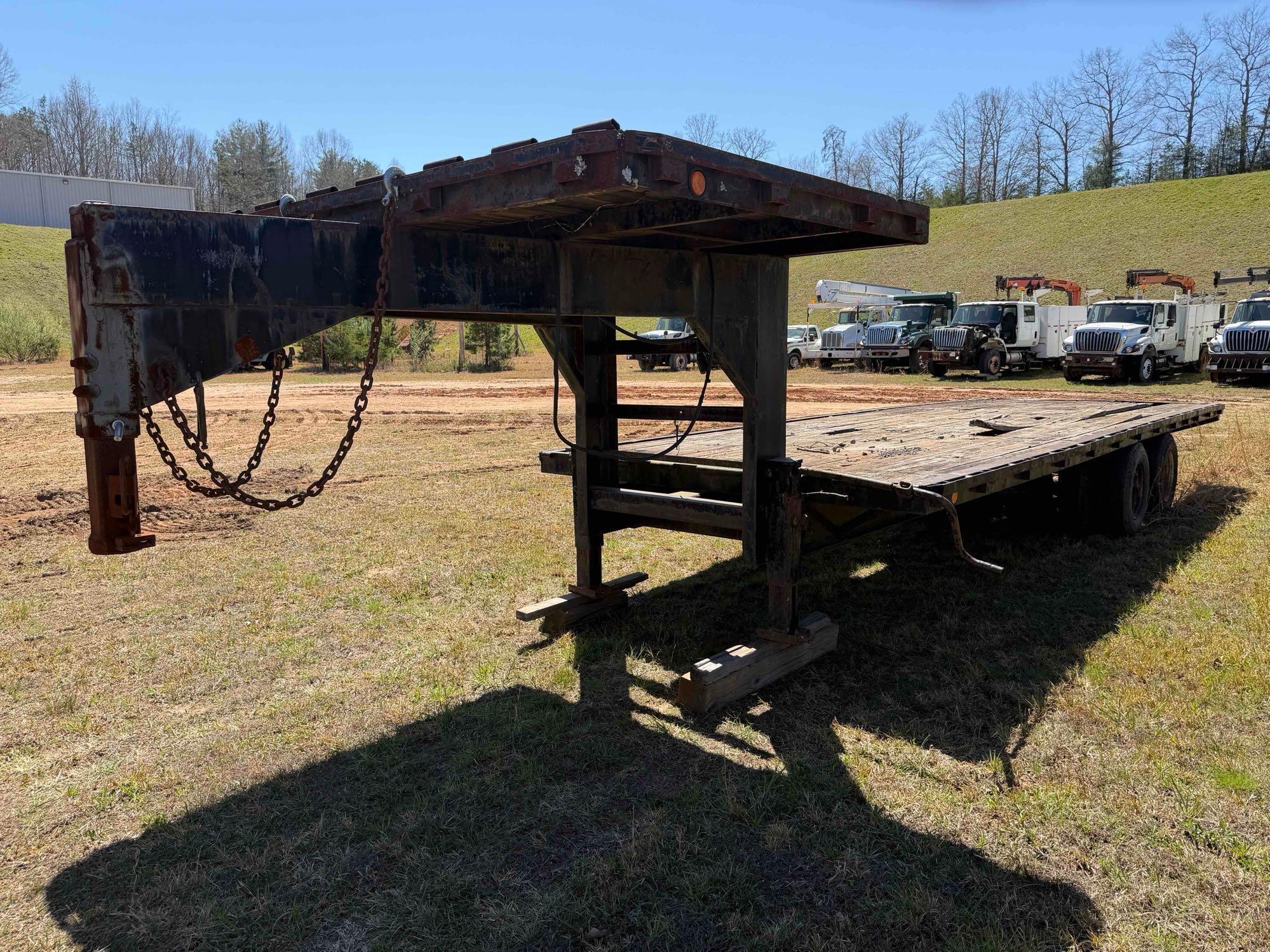 1998 Flatbed Gooseneck Trailer (A65563)