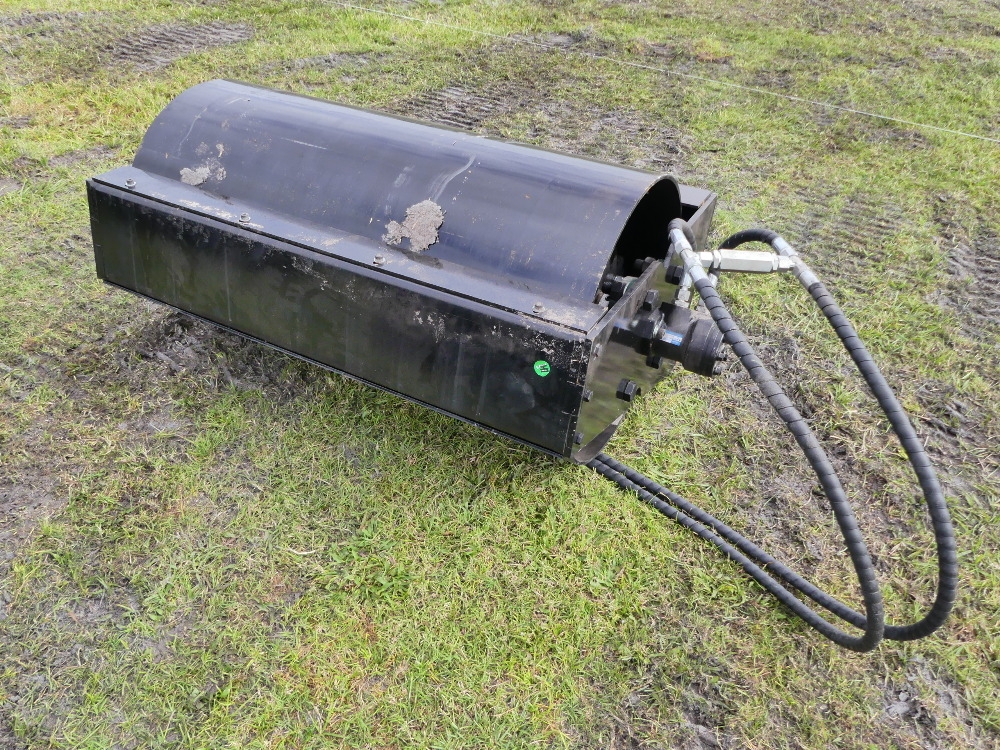 Giyi Mini 39" Vibratory Roller (A57149)