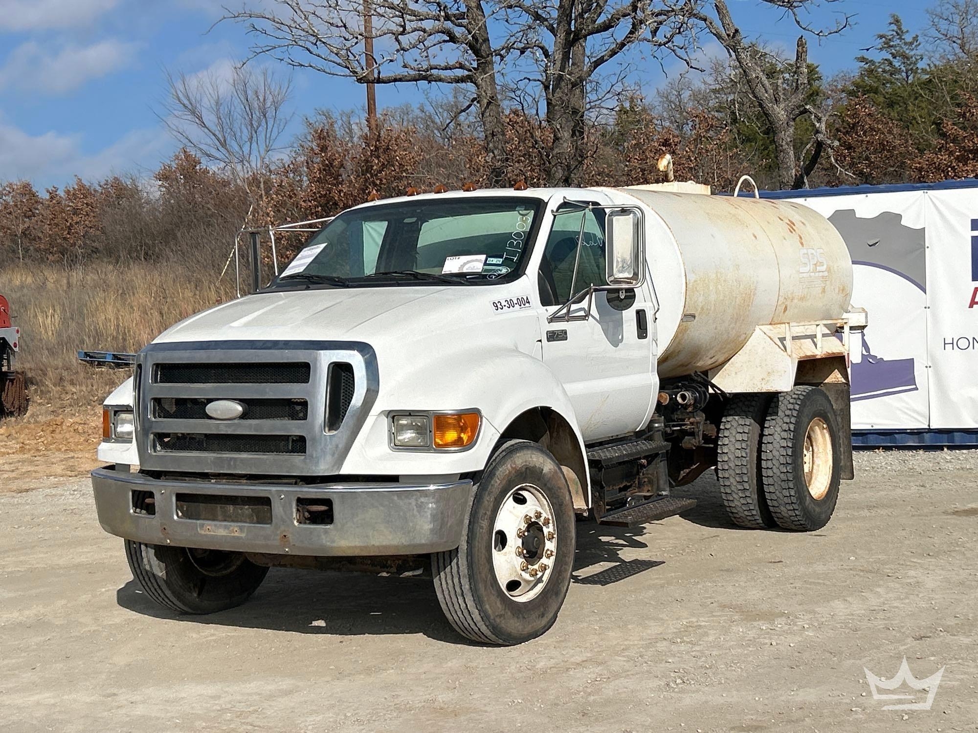 2007 Ford F-750 2,000 Gallon Water Truck (A60352)