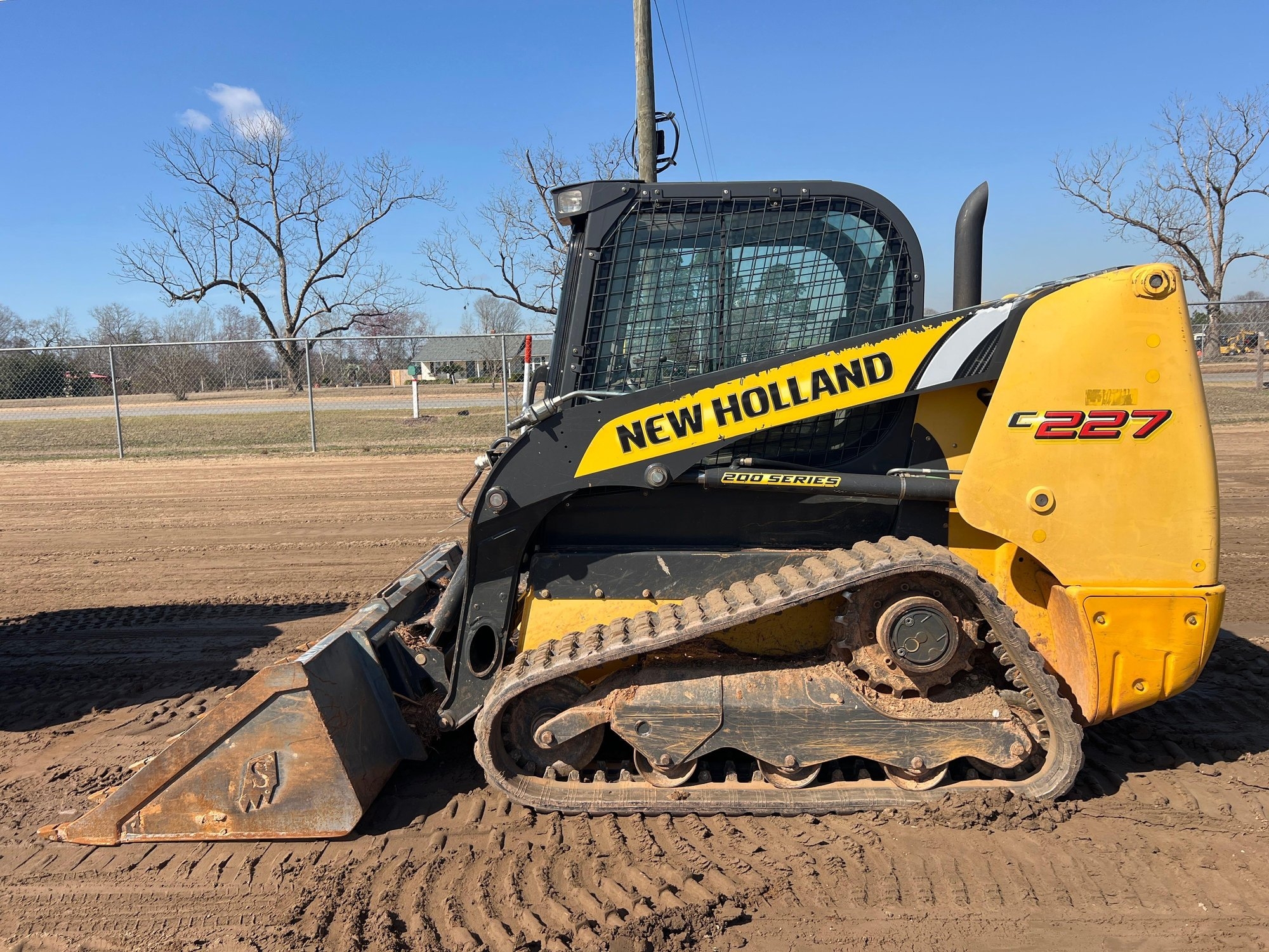 NEW HOLLAND C227 SKID STEER (A64279)
