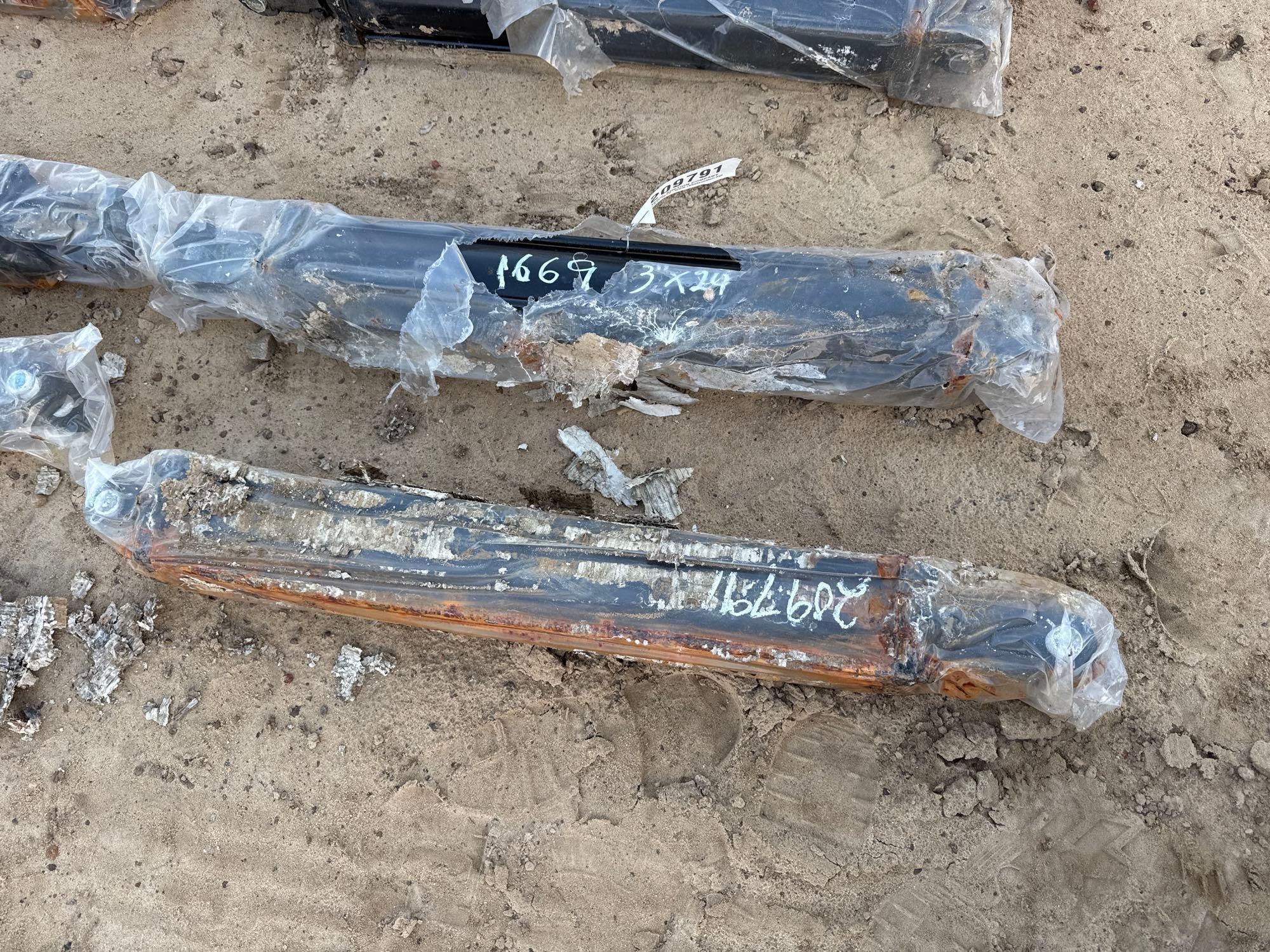 (2) 3"X24" HYD CYLINDERS (A60430)