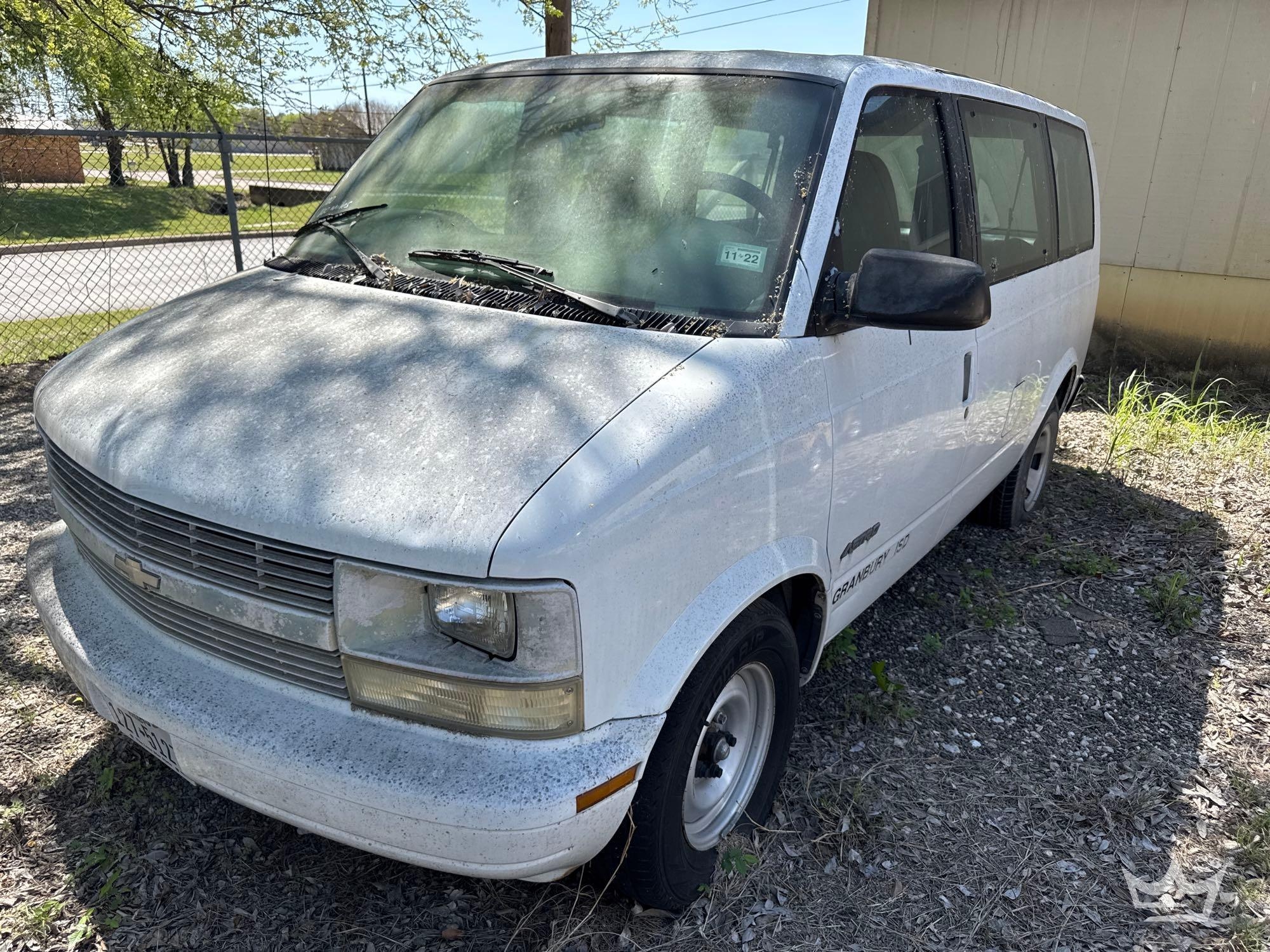 2000 Chevrolet Astro Cargo Van (A64194)