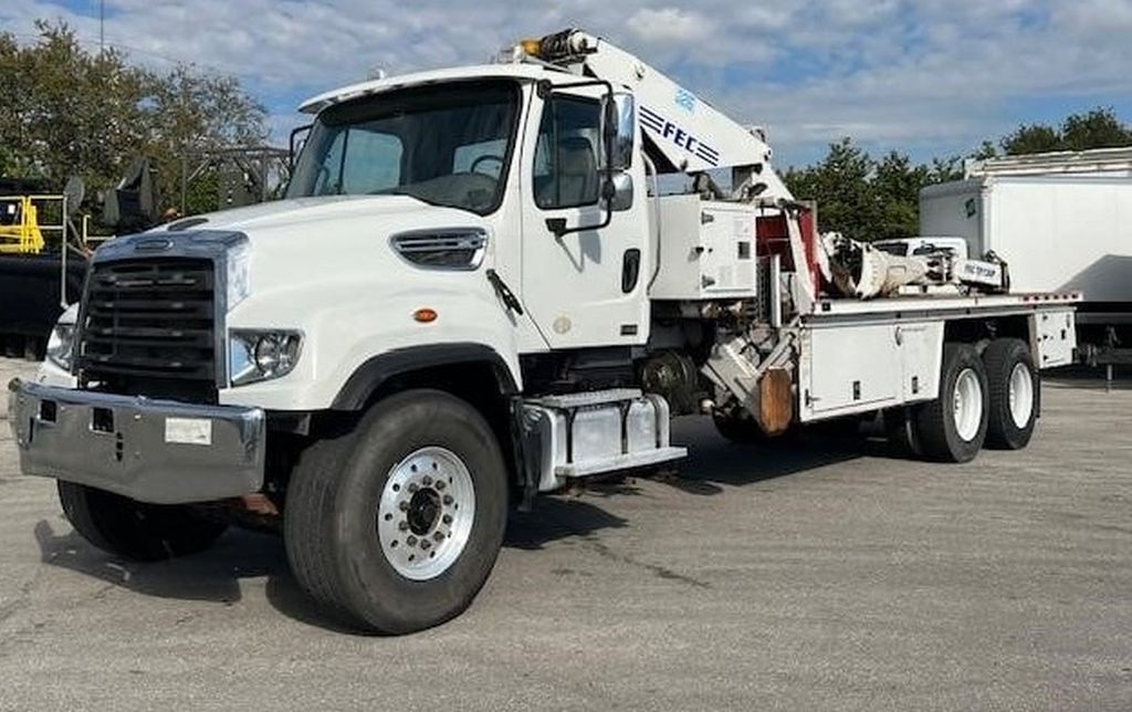 2014 FREIGHTLINER 114SD TIRE TRUCK (A47371)