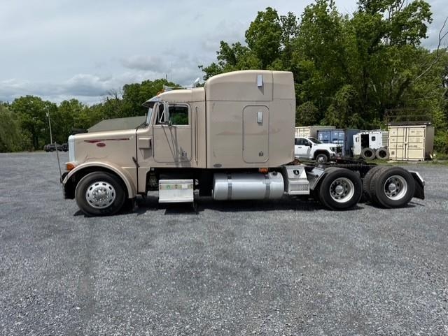 2002 Peterbilt 378 T/A Road Tractor (A43476)