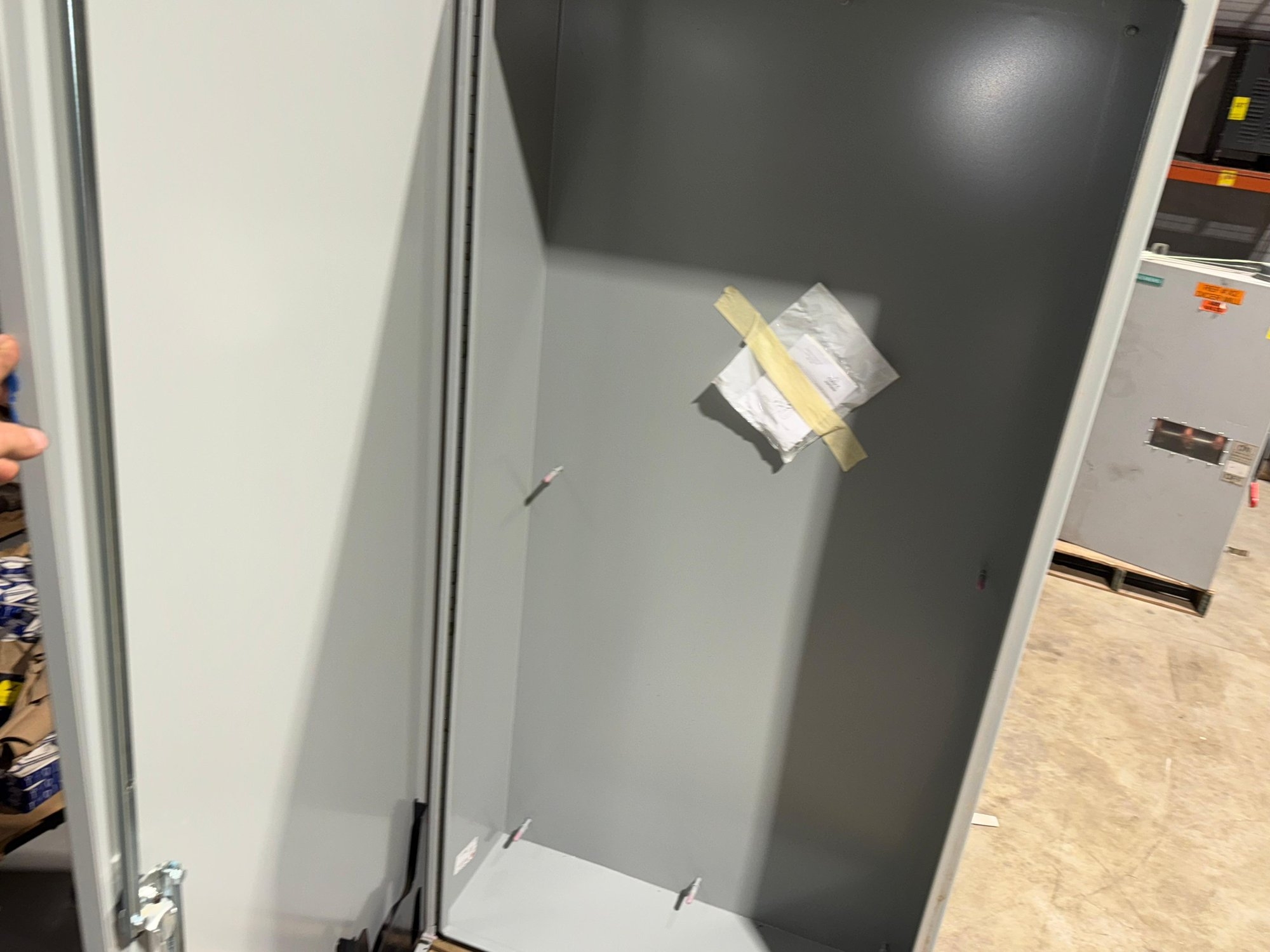 LOT# 129 ELECTRICAL CONTROL BOX APPROX 3' X 6' (A59213)