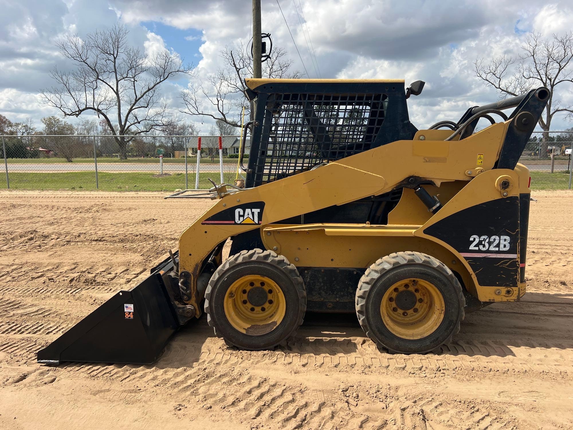 2006 CATERPILLAR 232B SKID STEER (A64279)