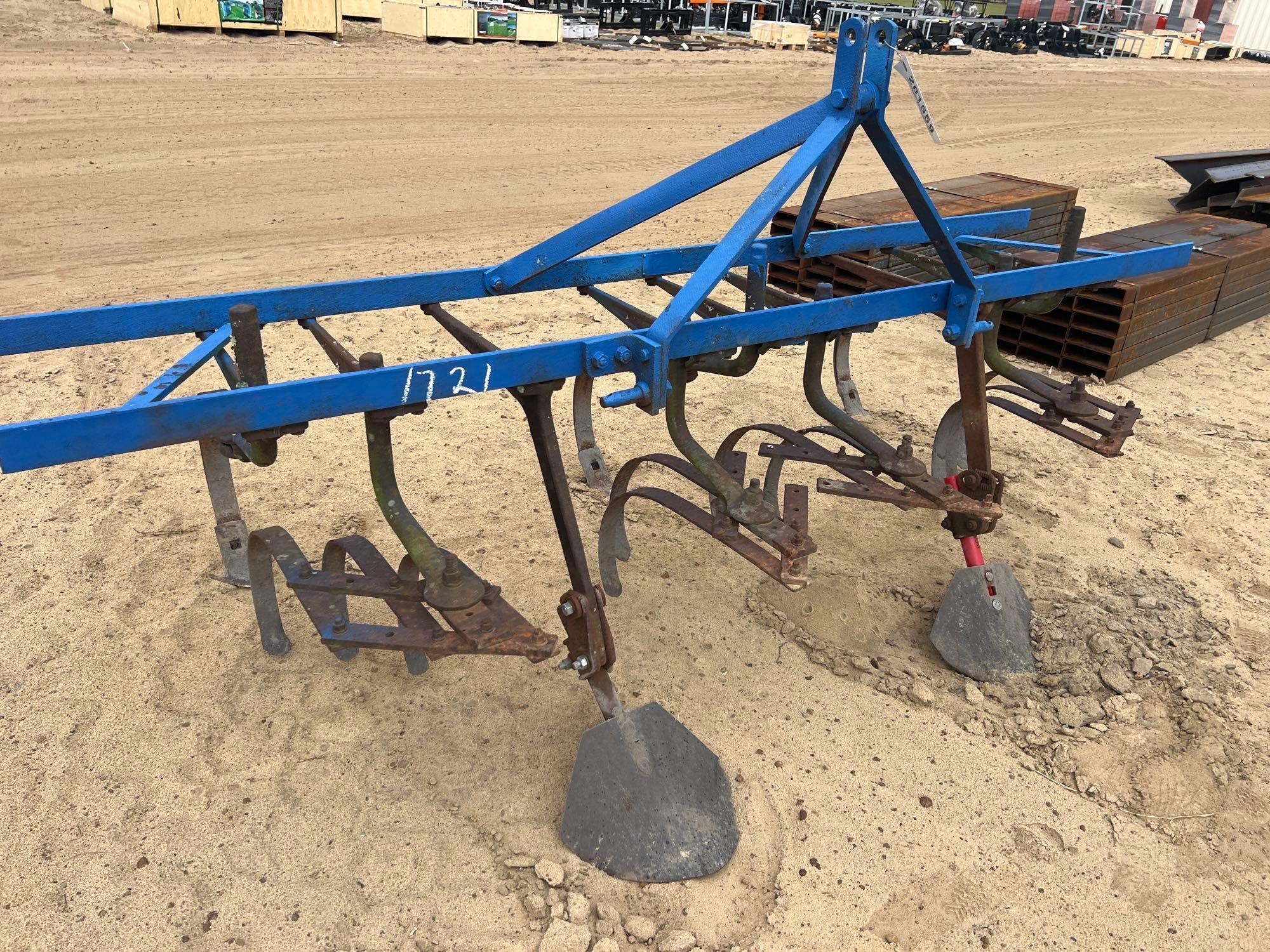 2R CULTIVATOR W/ OPENING FEET (A54756)